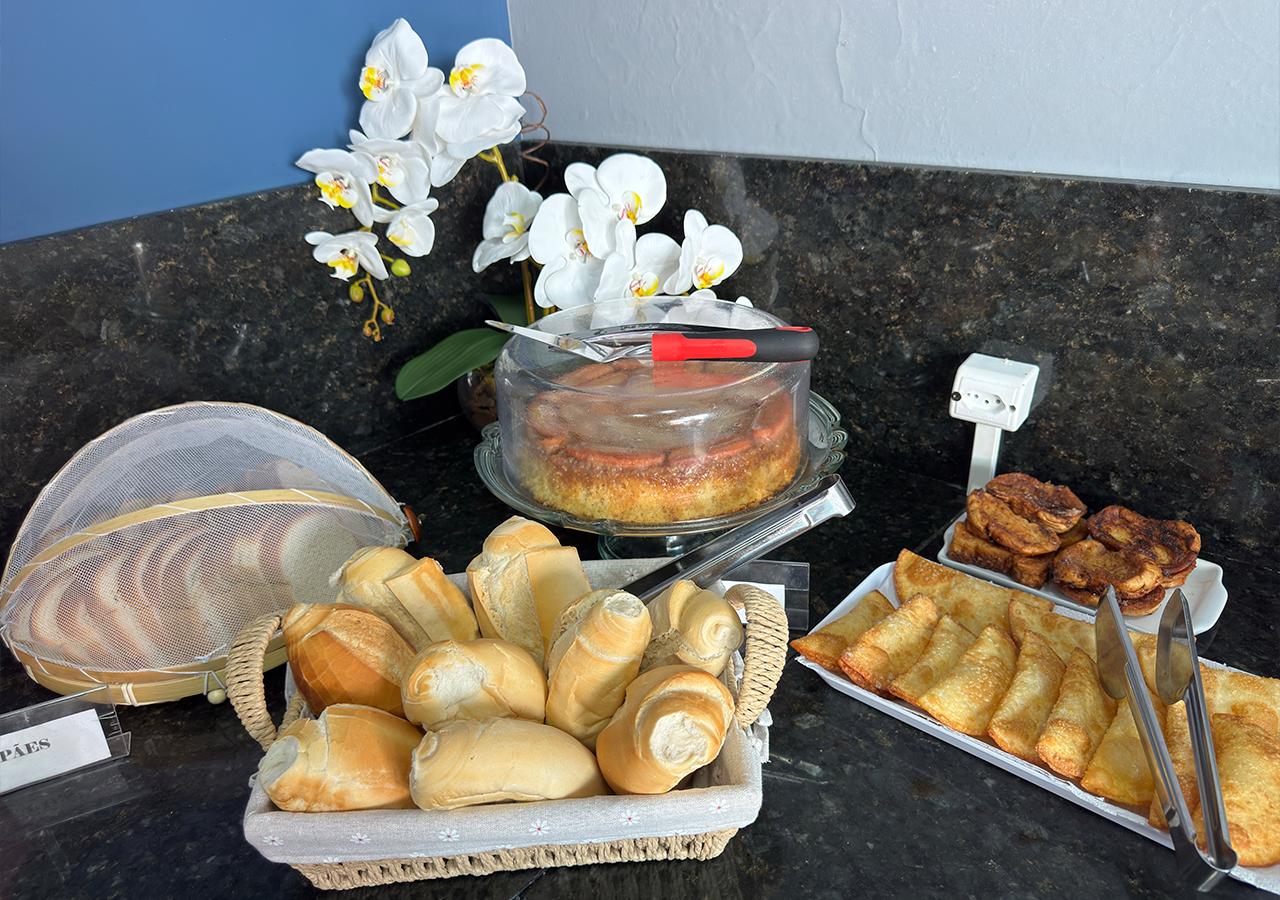Área de desayuno POUSADA MENINO DO RIO