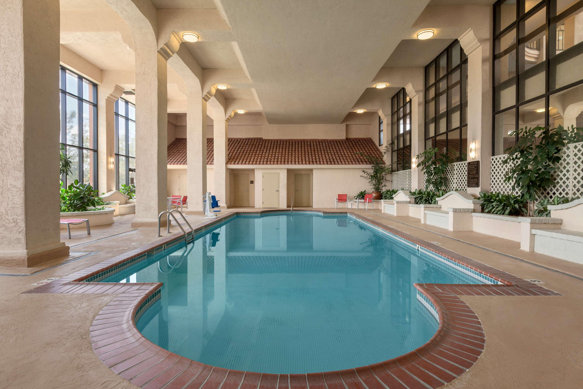 Vista Piscina Embassy Suites Hotel Baton Rouge