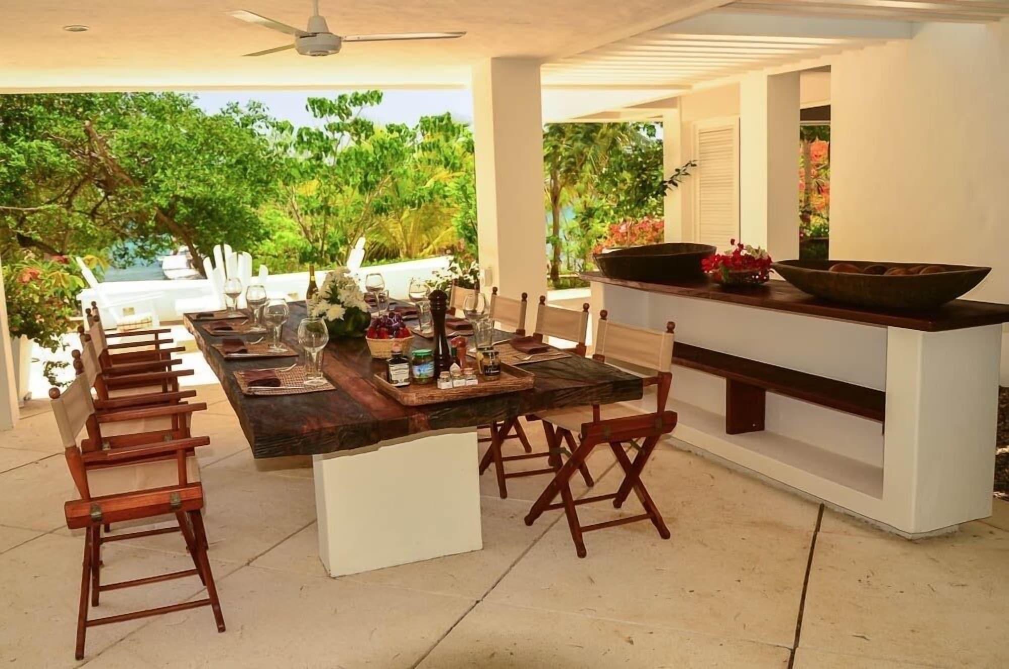 Restaurant Villa  Deluxe Los Cocos
