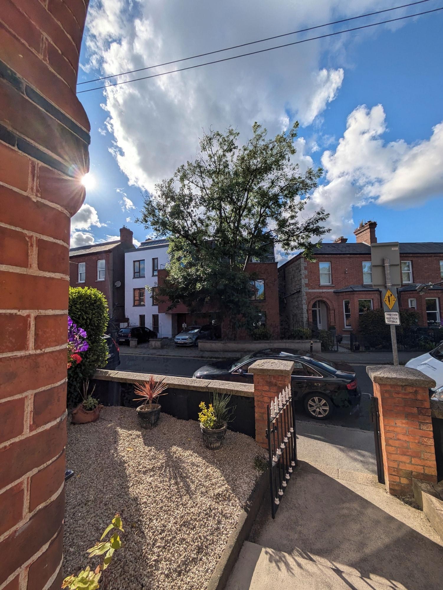 Vista Exterior Donnybrook Hall