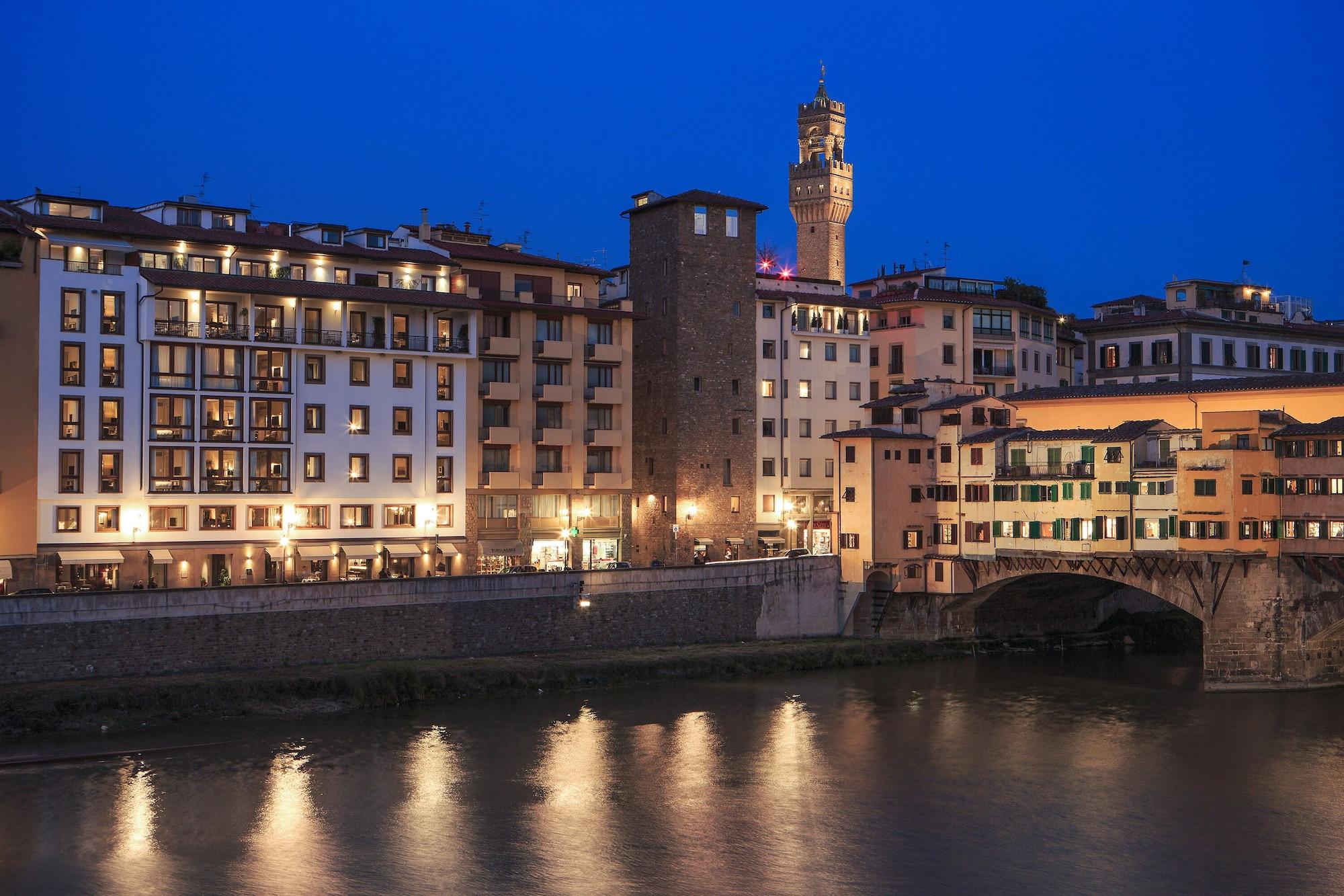 Vista Exterior Portrait Firenze - Lungarno Collection