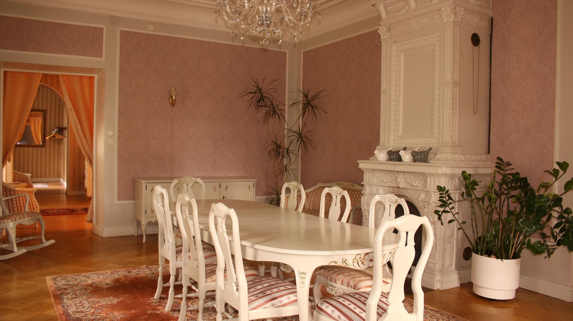 Bar/Salón Kartanohotelli Karhulan Hovi