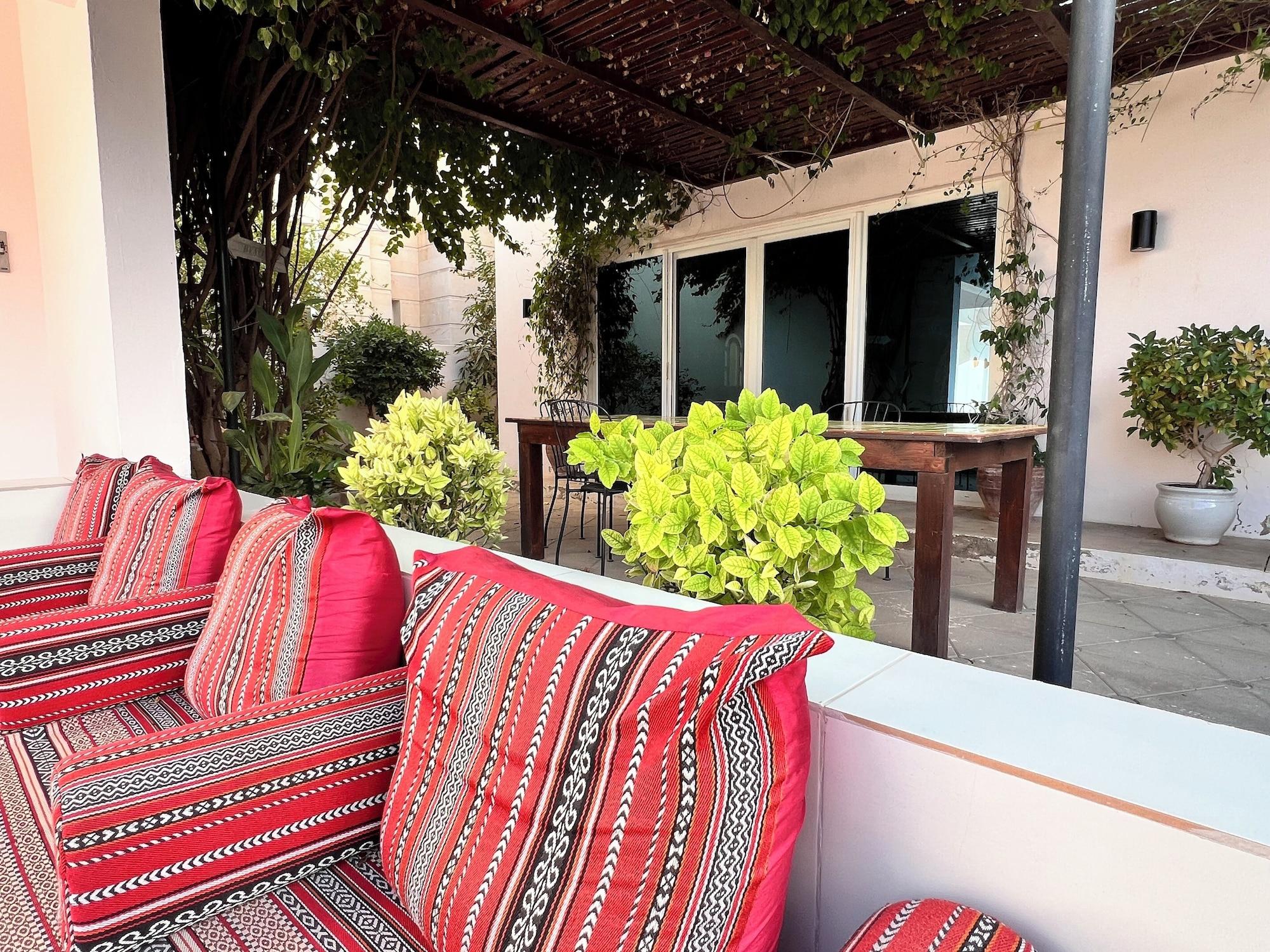 Vista Exterior Behlys Boutique