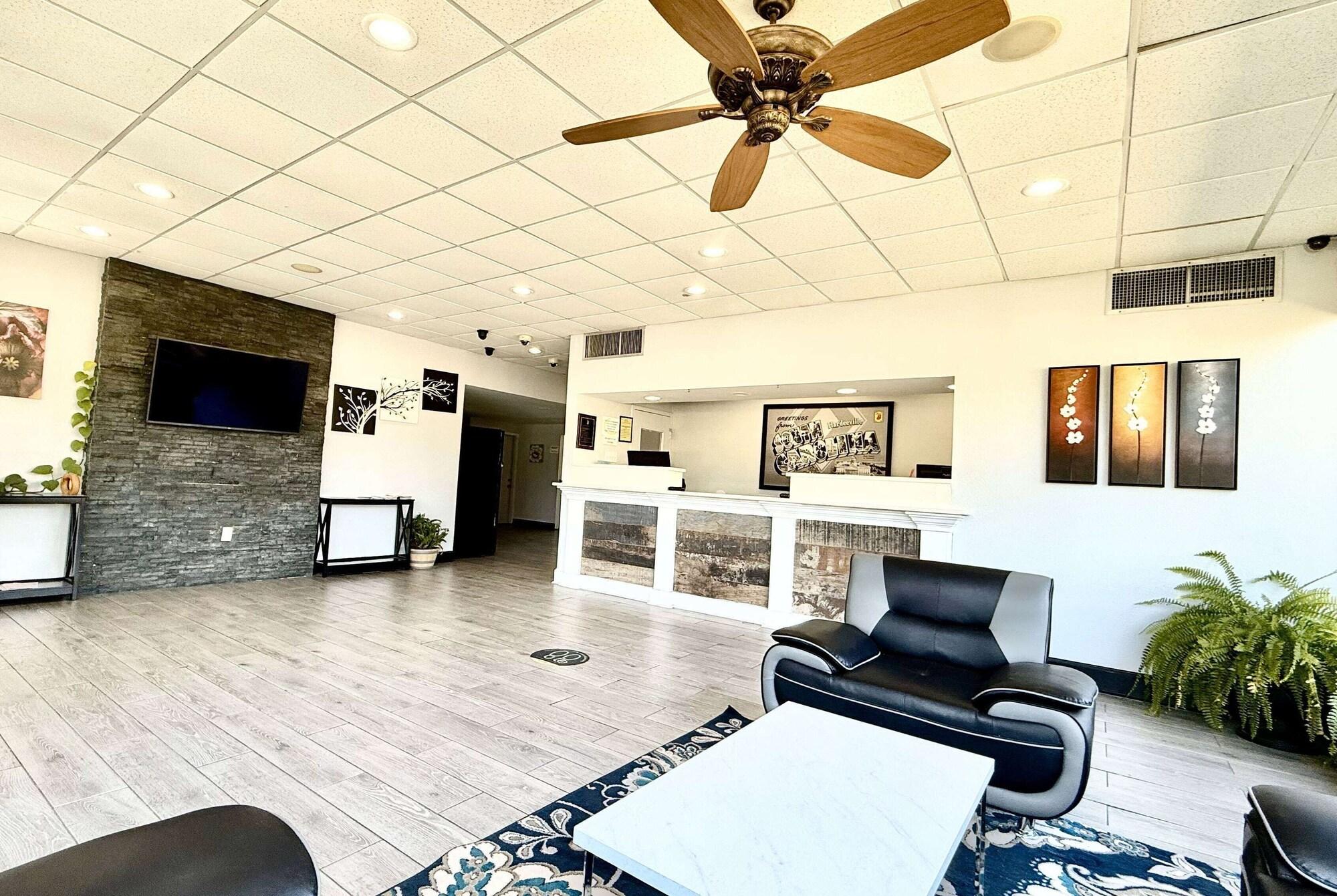 Vista Lobby Super 8 by Wyndham Hardeeville/Savannah North
