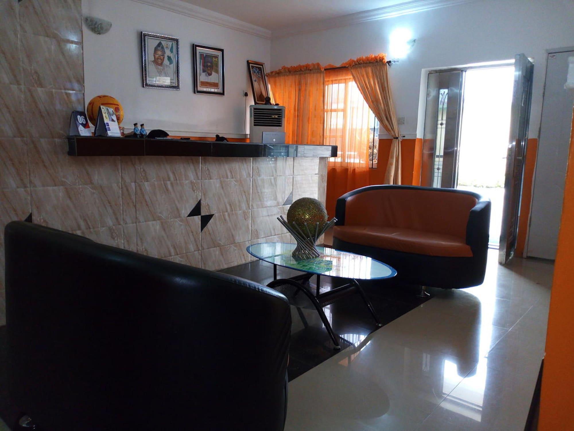 Vista Lobby Link Majestic B2 Suites and Hotel