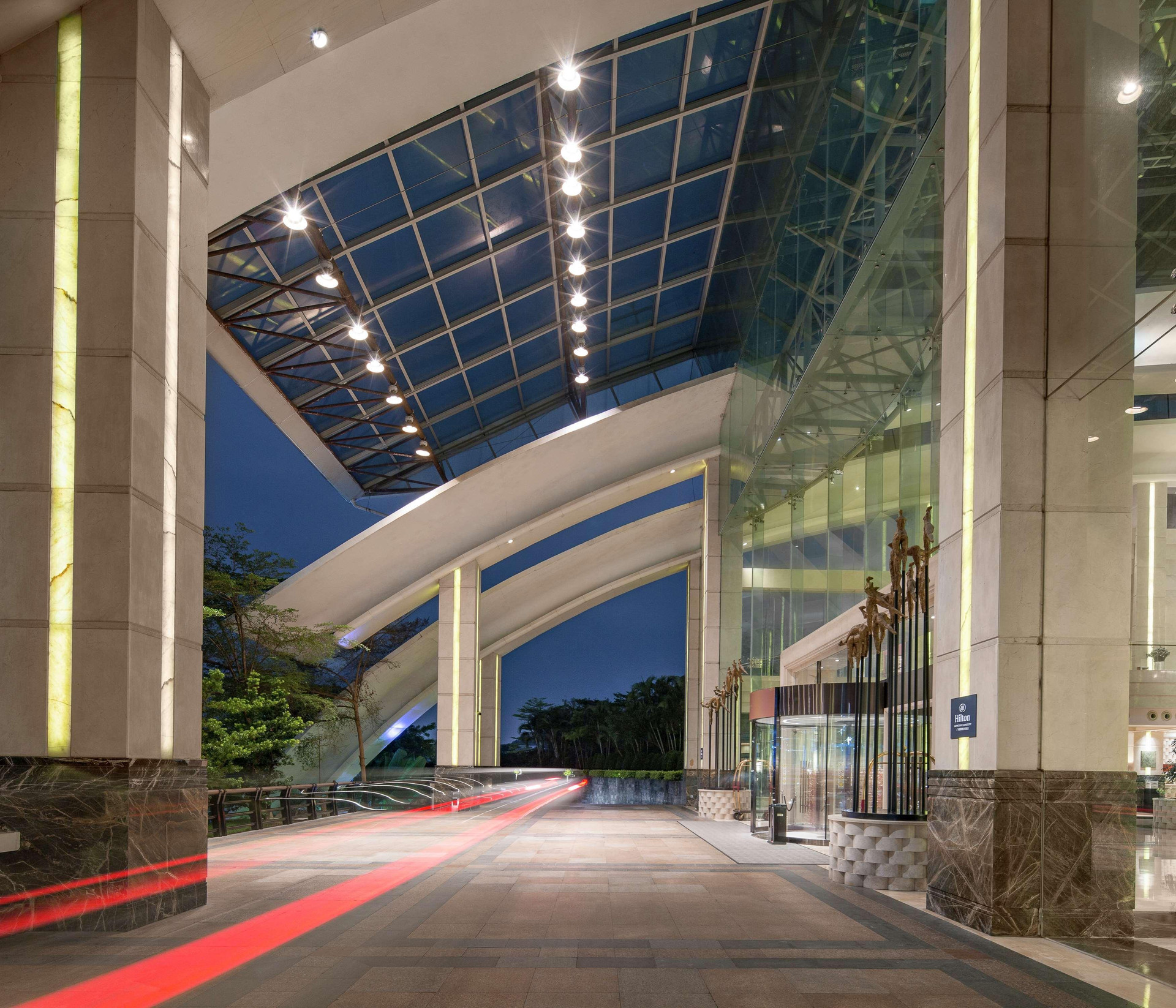Vista Exterior Hilton Guangzhou Science City