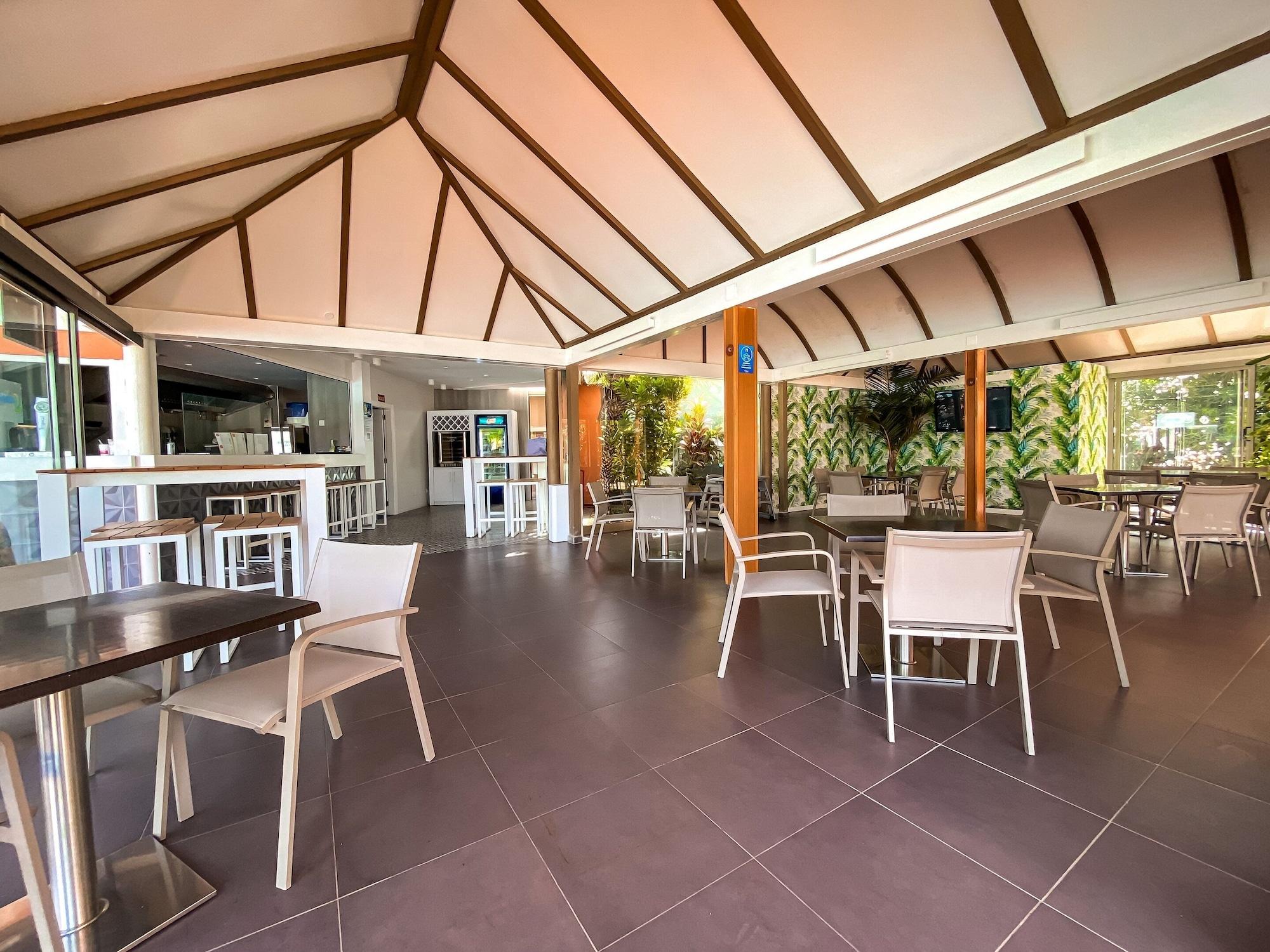 Bar/Salón Bungalows Cordial Sandy Golf