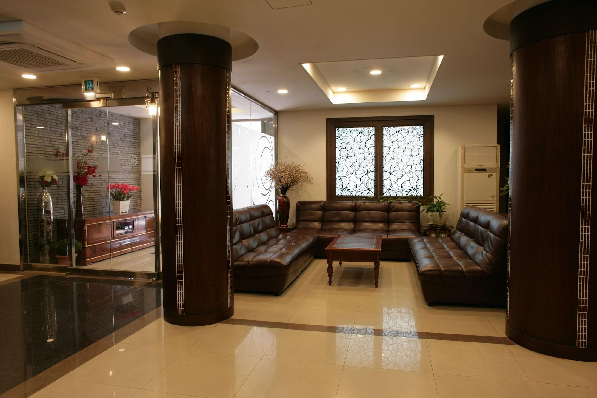 Vista Lobby Hill house Hotel