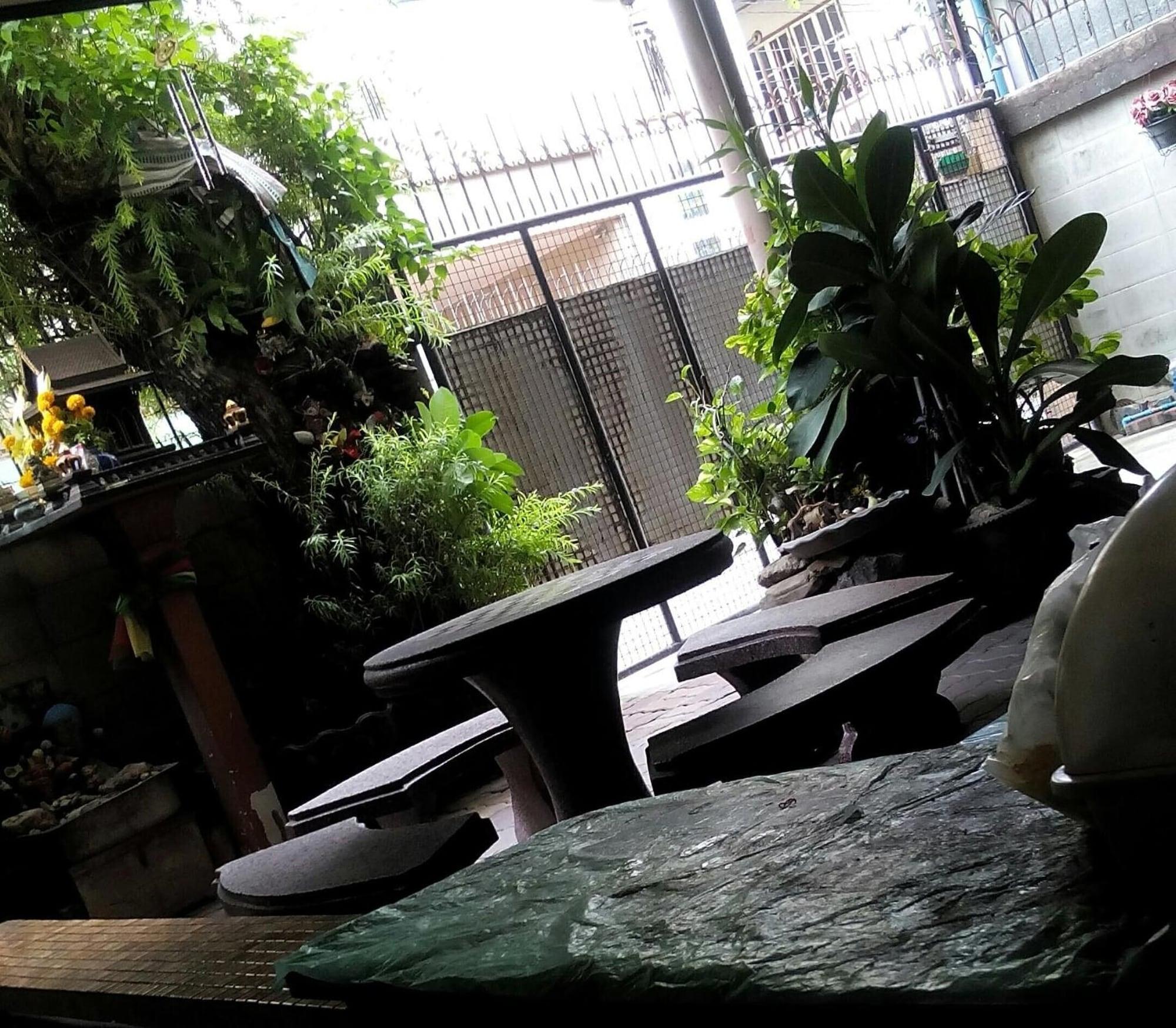 Restaurant Anurak Guesthouse