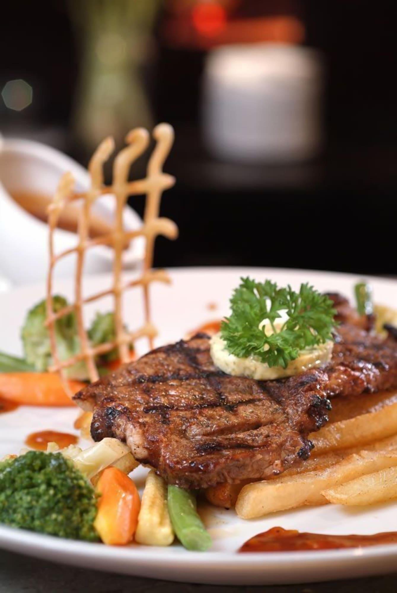 Restaurant Serela Riau Hotel Bandung