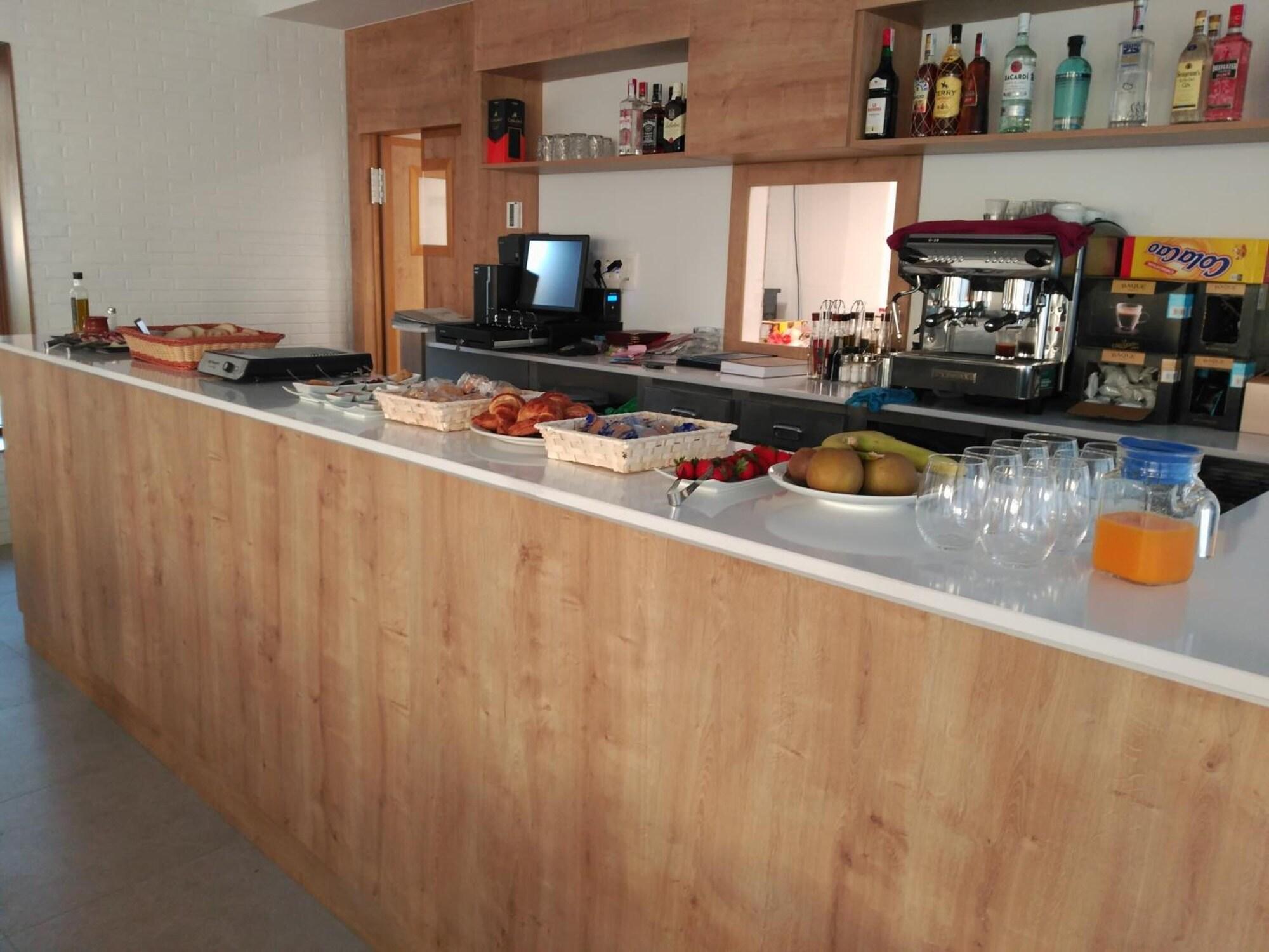 Bar/Salón Hotel Entrerailes