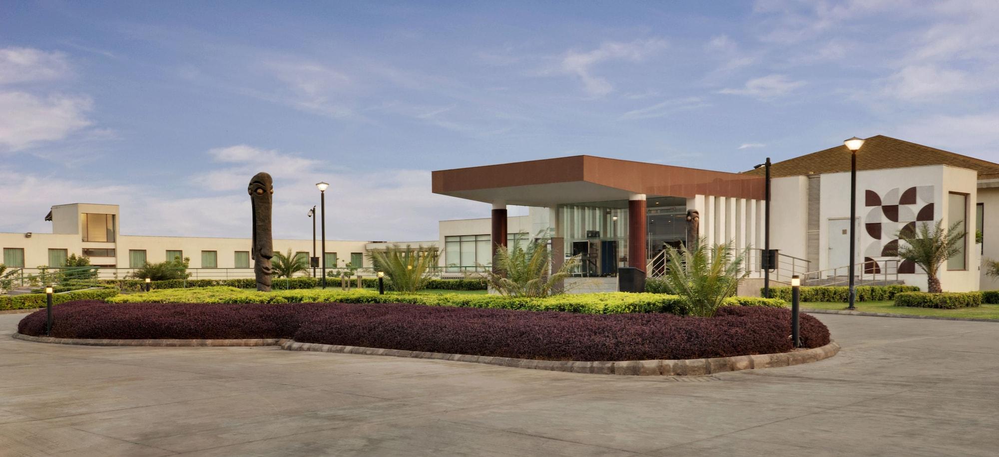 Vista Exterior Four Points by Sheraton New Delhi, Airport Highway