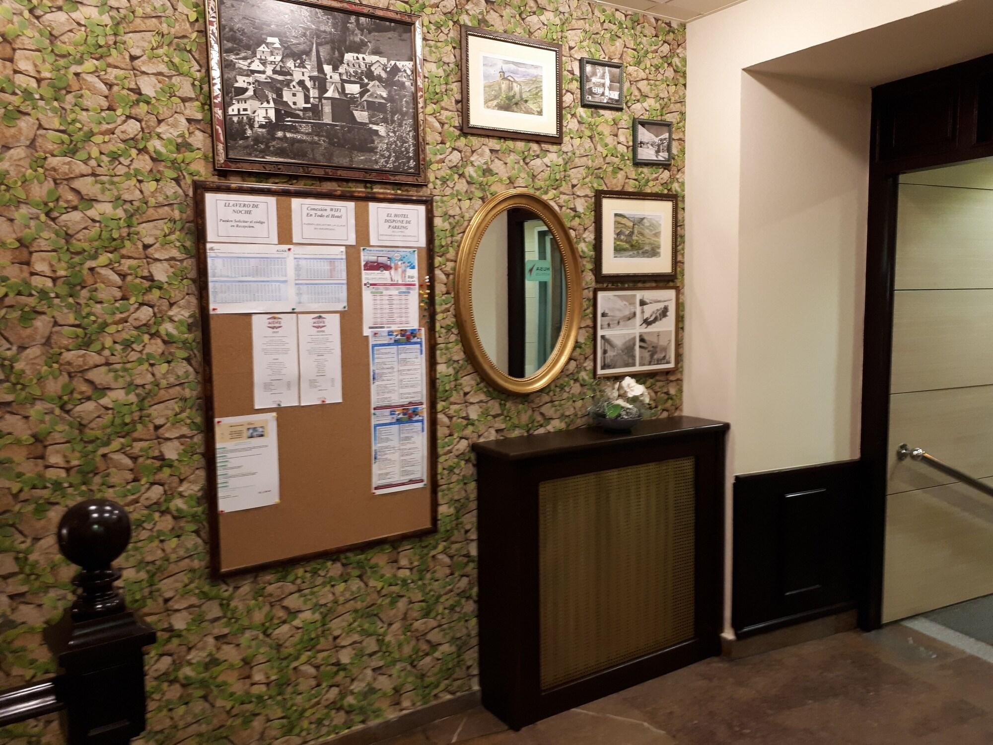 Vista Lobby Hotel Urogallo