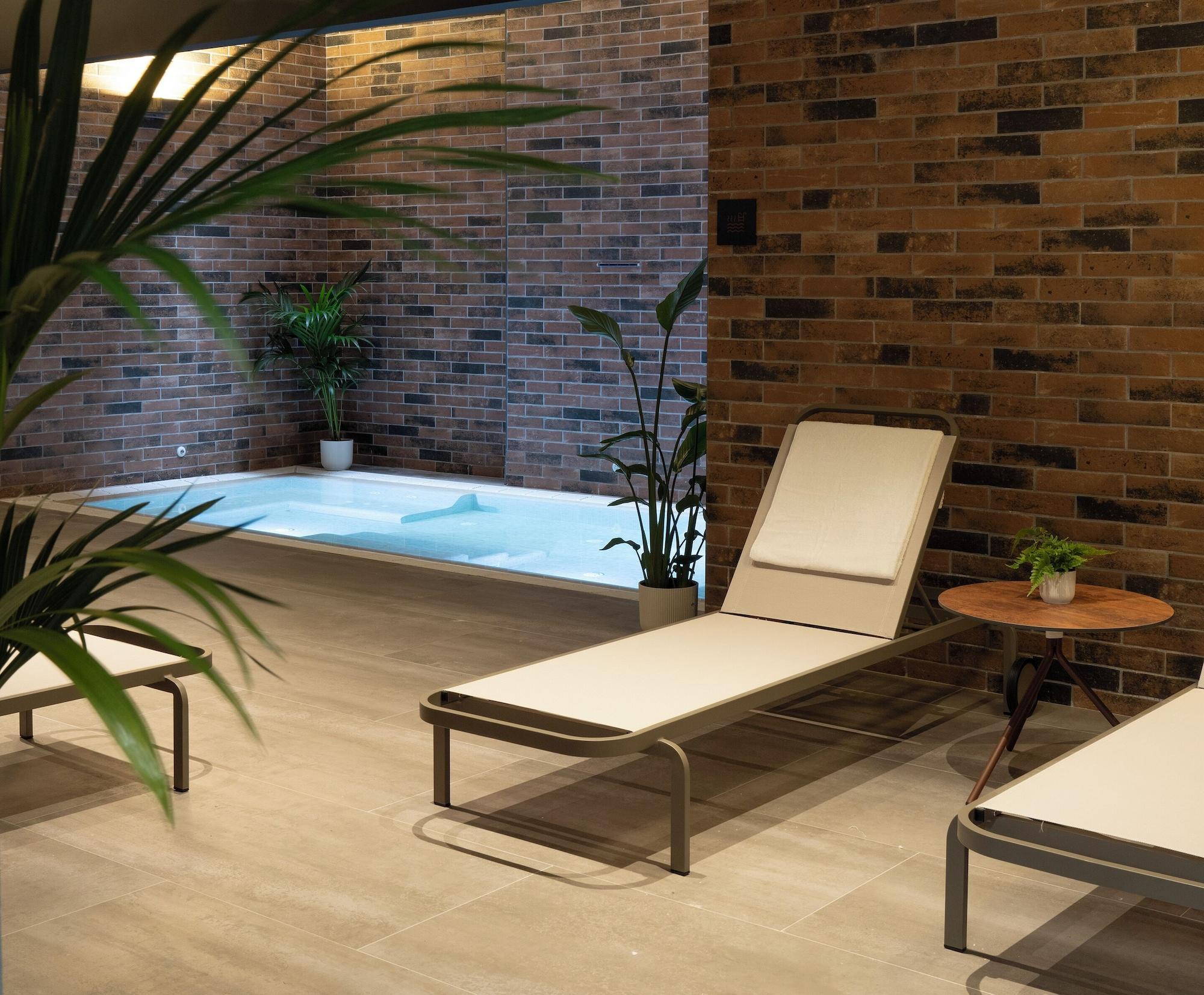 Instalaciones Recreativas Axel Bilbao Only Adults (duplicated with 1040341)