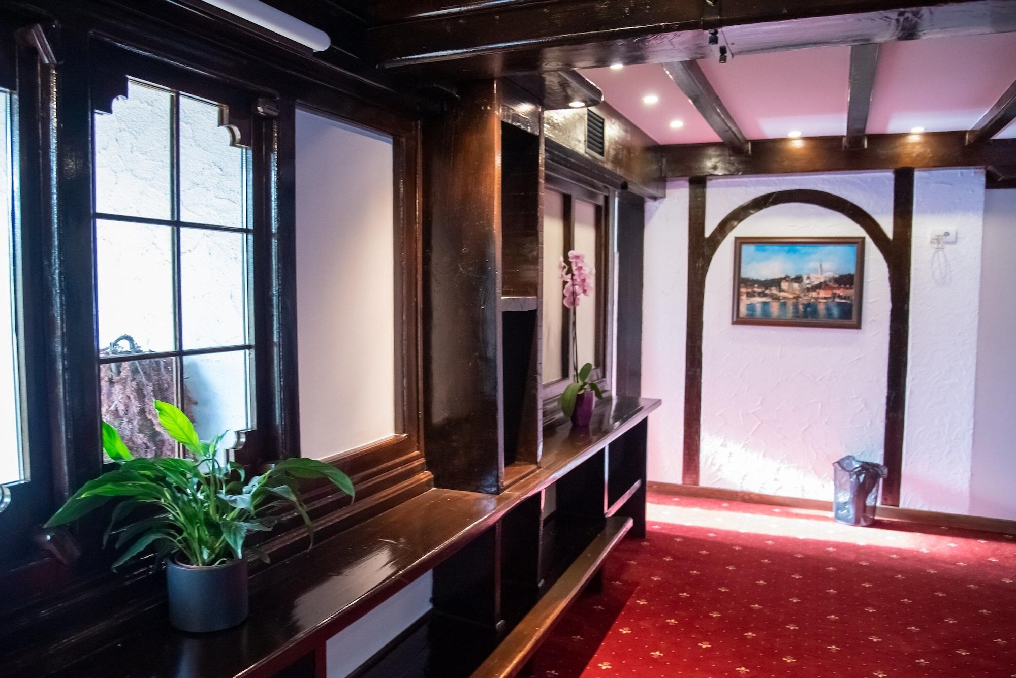 Vista Lobby Bahus Inn