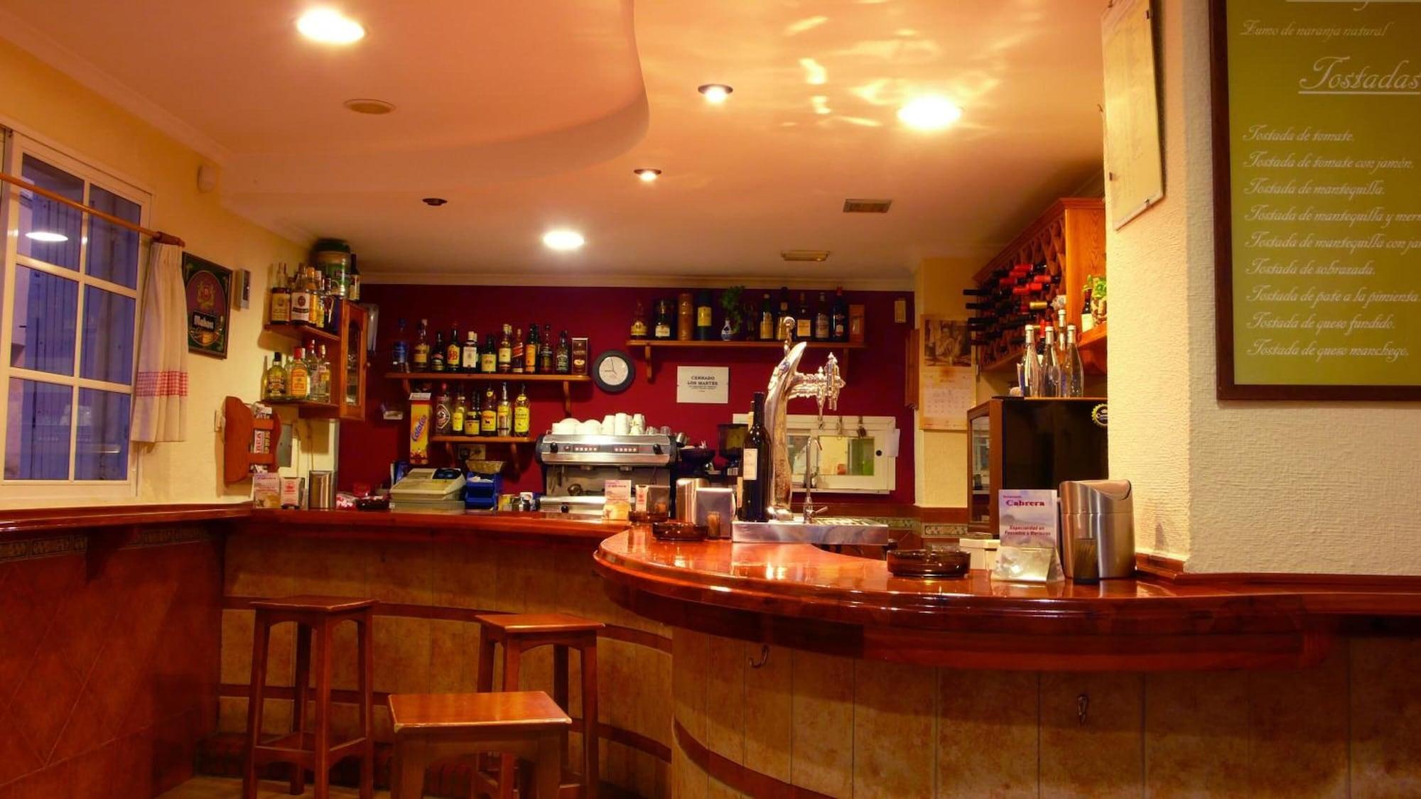 Bar/Salón Hostal Cabrera