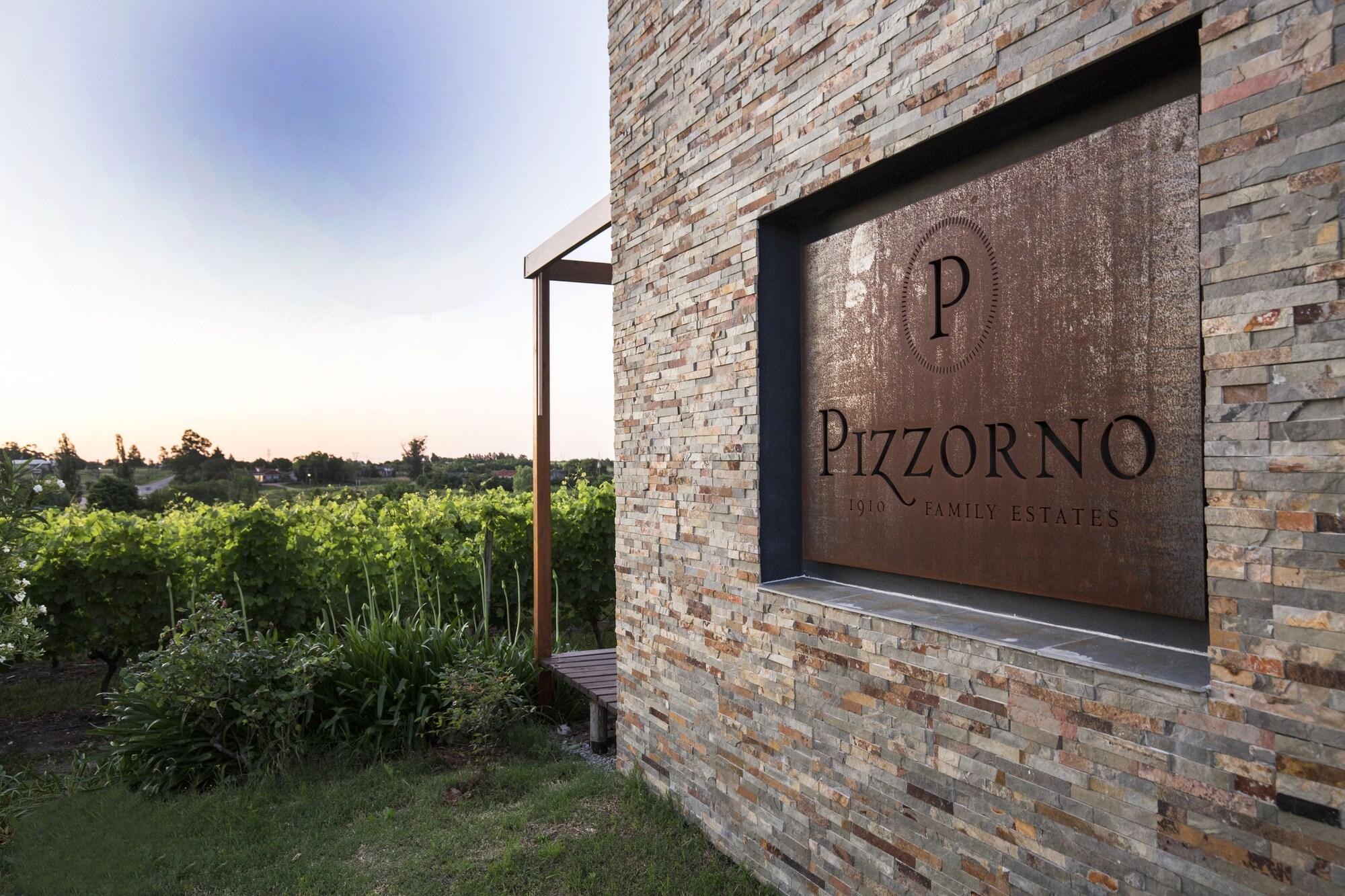 Vista Exterior Pizzorno Lodge & Wine