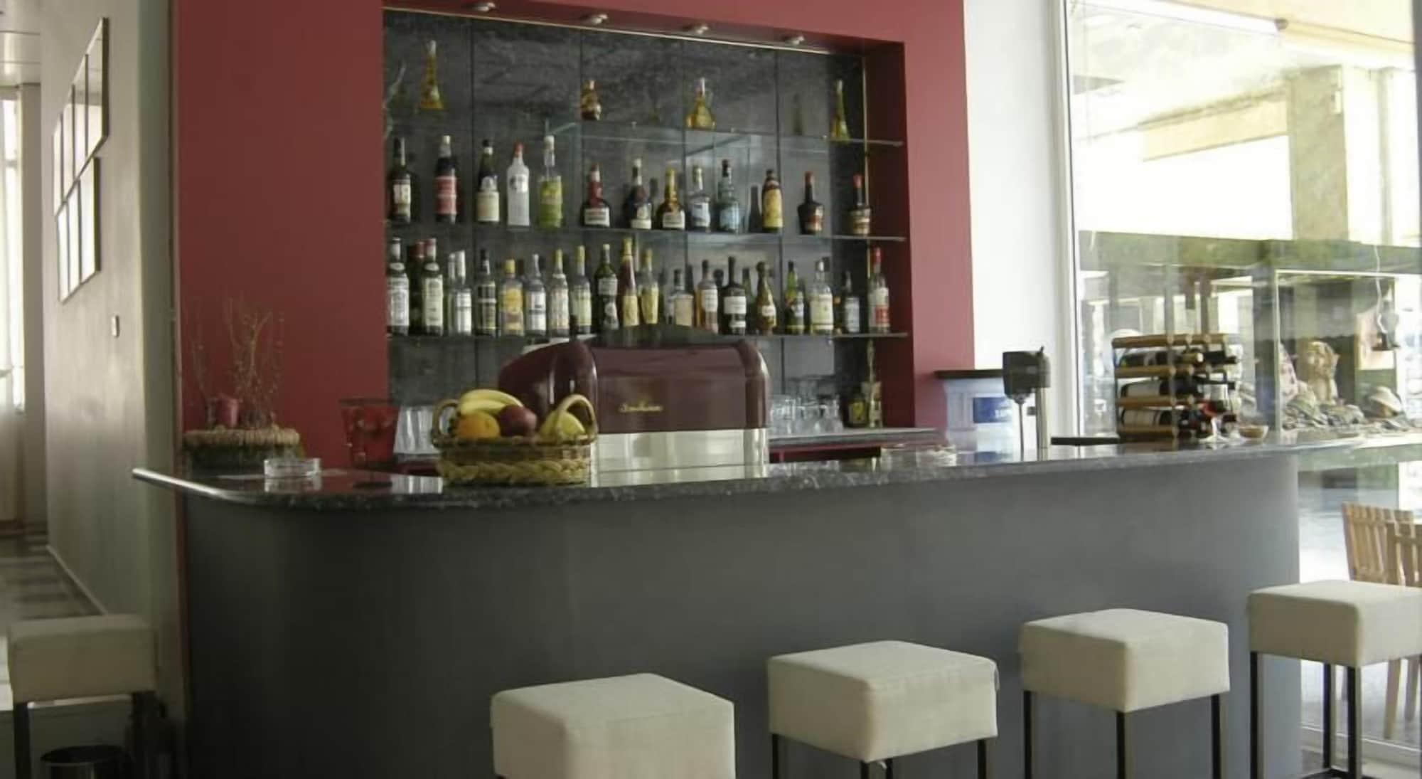 Bar/Salón Ilis