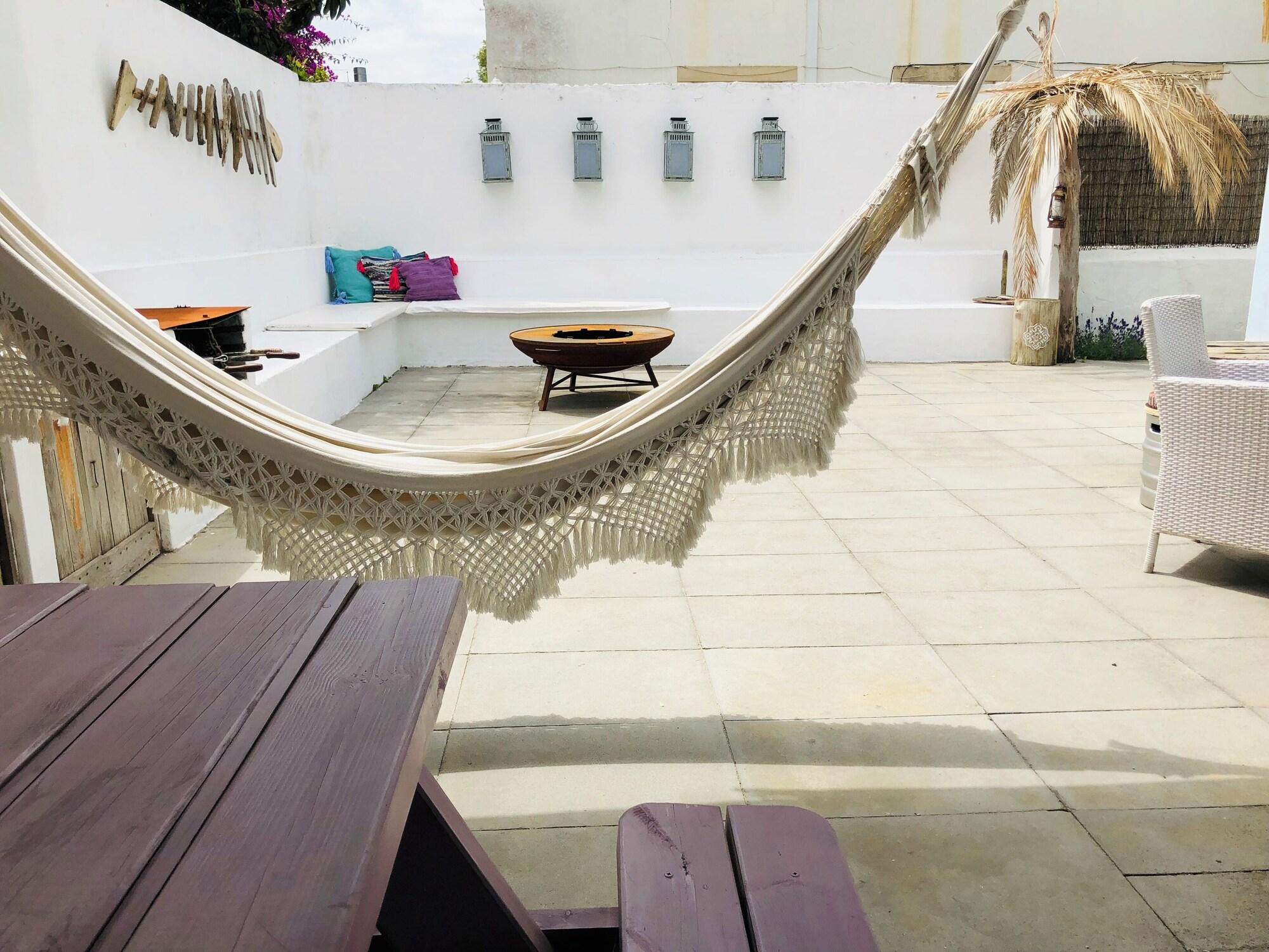 Varios Aloha Beach House H