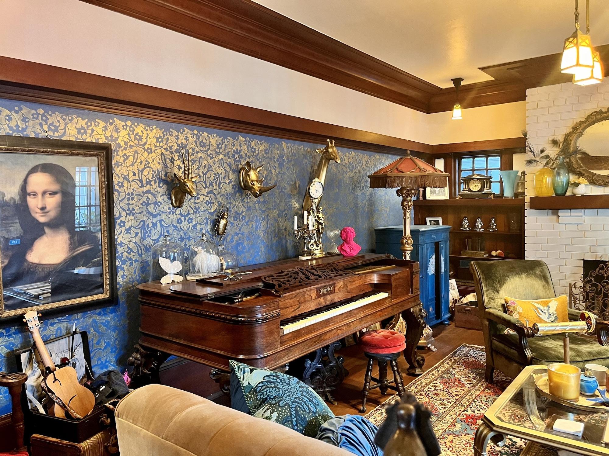 Vista Lobby Harbinson House