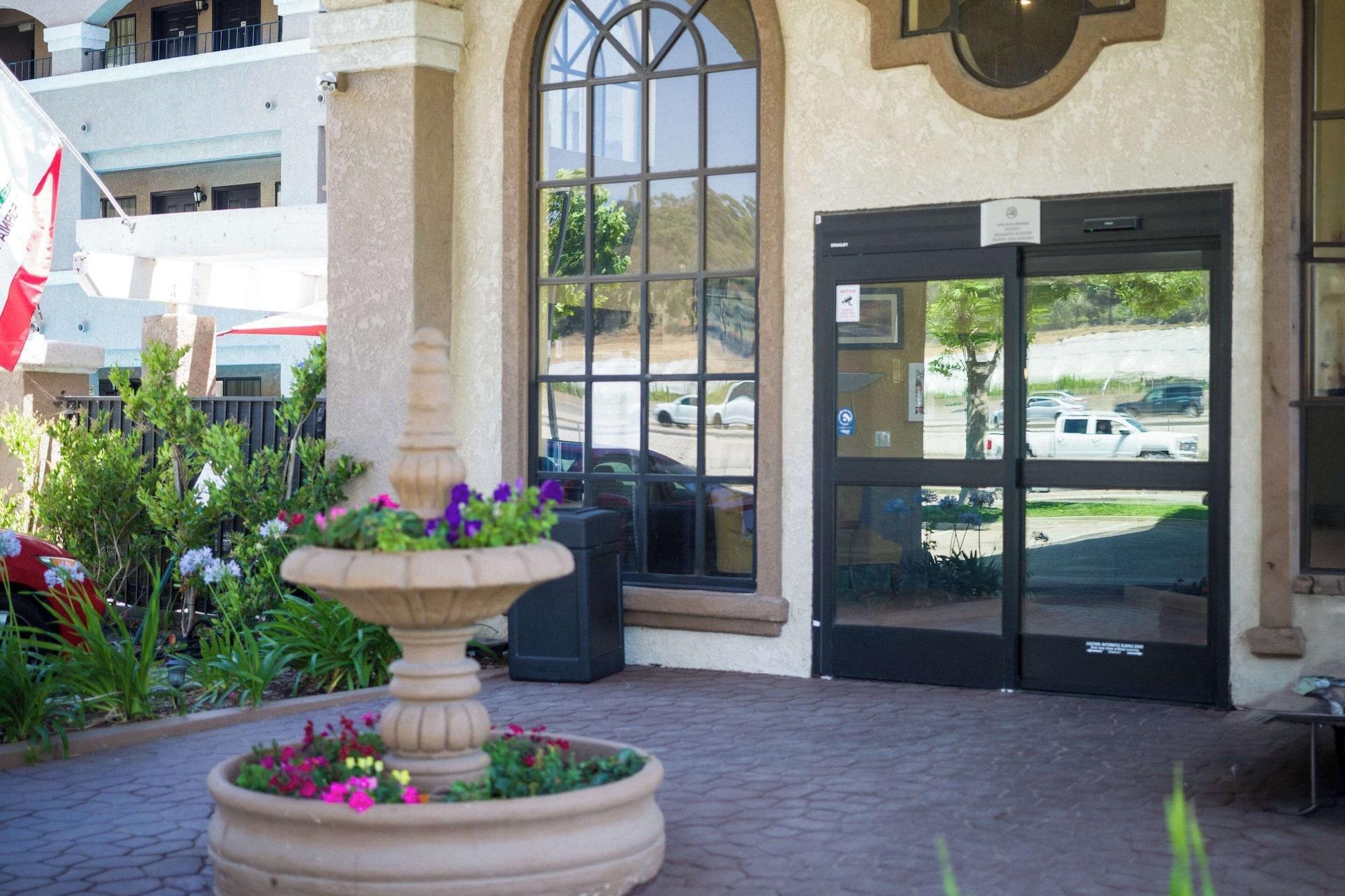 Varios Quality Inn & Suites Camarillo - Oxnard