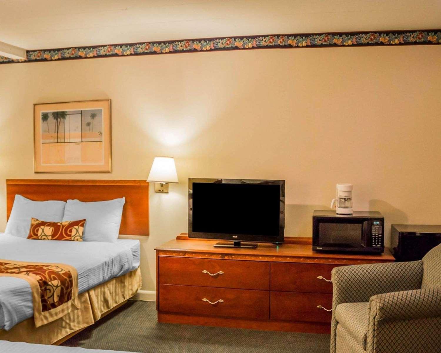 Suite Rodeway Inn Kalkaska