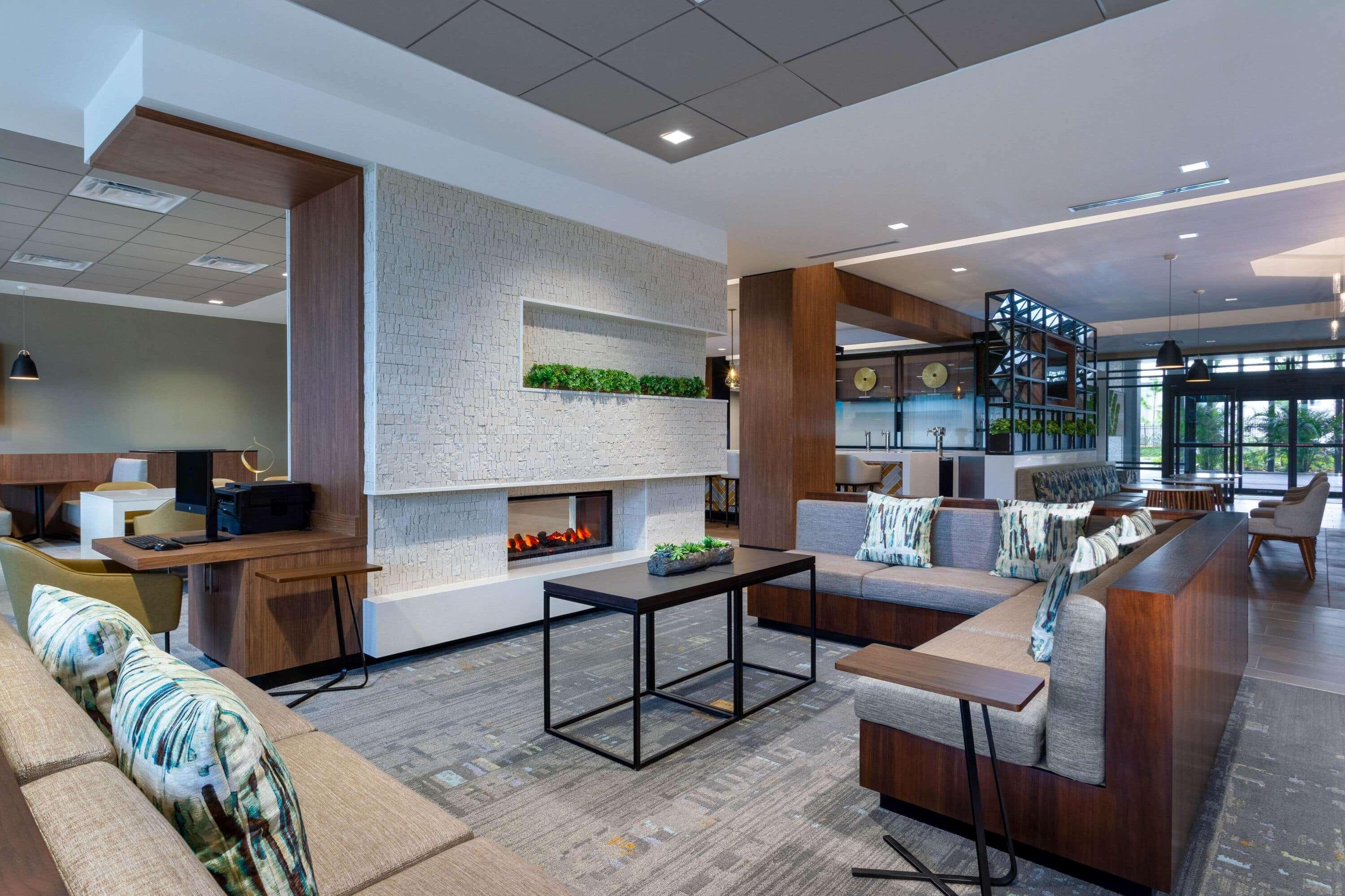 Vista Lobby Wyndham Garden Orlando Universal / I Drive