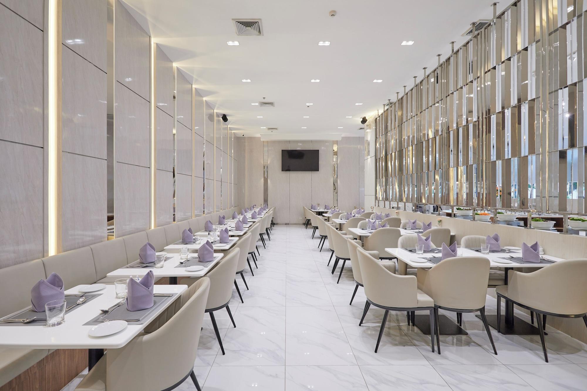 Restaurant The Four Wings Hotel Bangkok