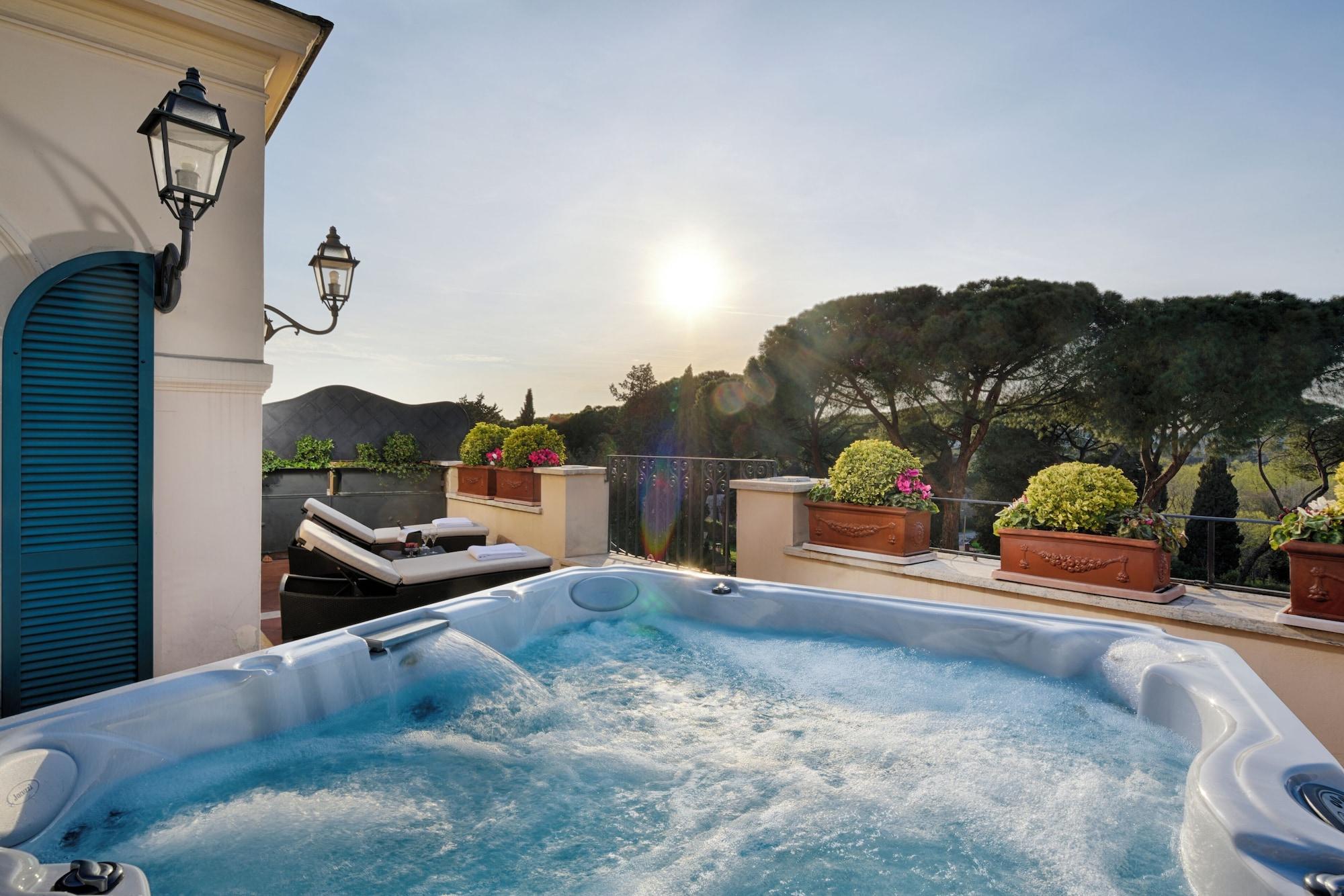 Vista Piscina Hotel Splendide Royal - The Leading Hotels of the World