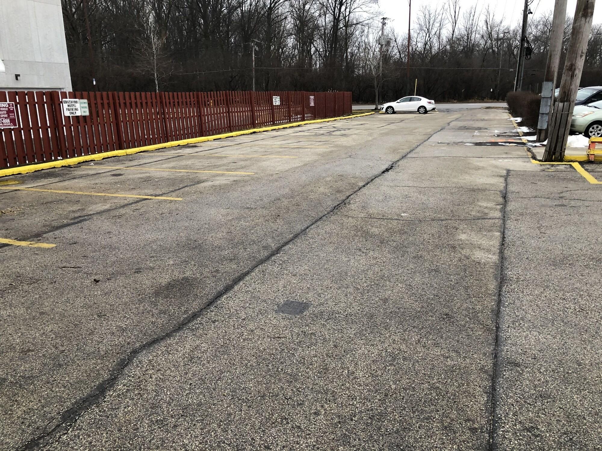 Vista Exterior Motel Edgebrook Chicago North Shore by OYO