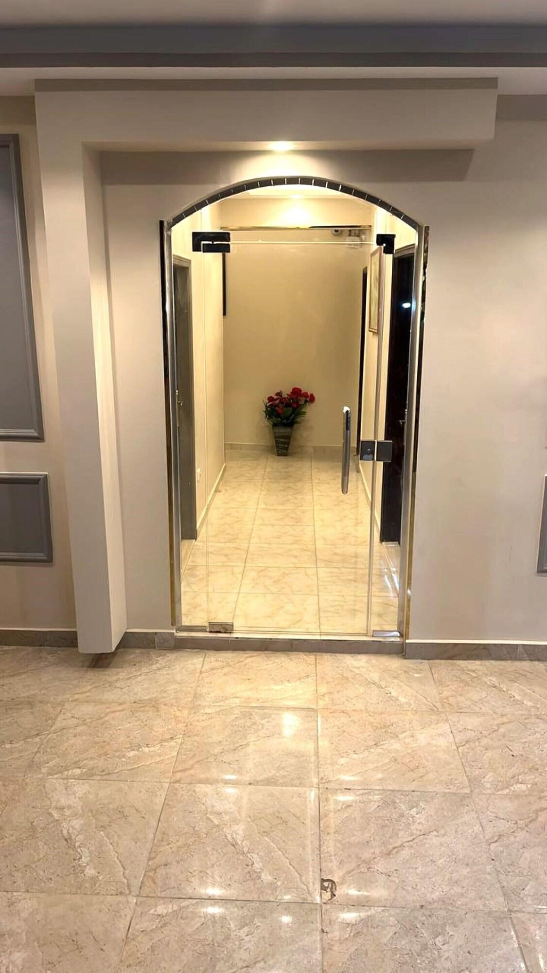 Vista Lobby Nun Pyramids INN