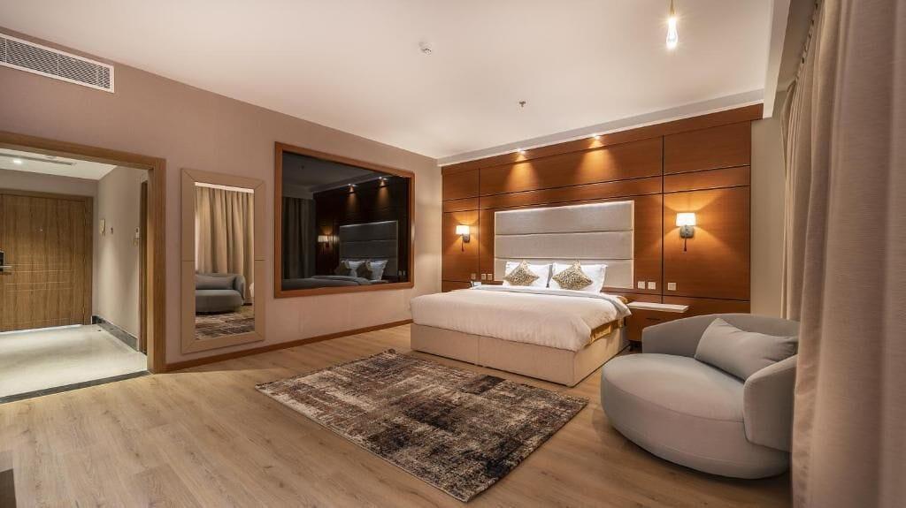 Varios Flavor Hotel