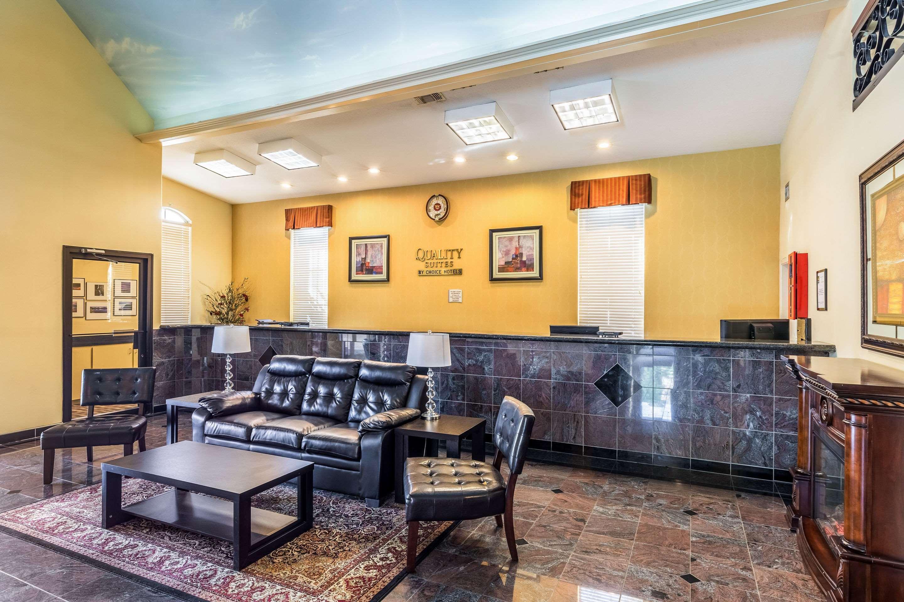 Vista Lobby Quality Suites Houston North - Spring