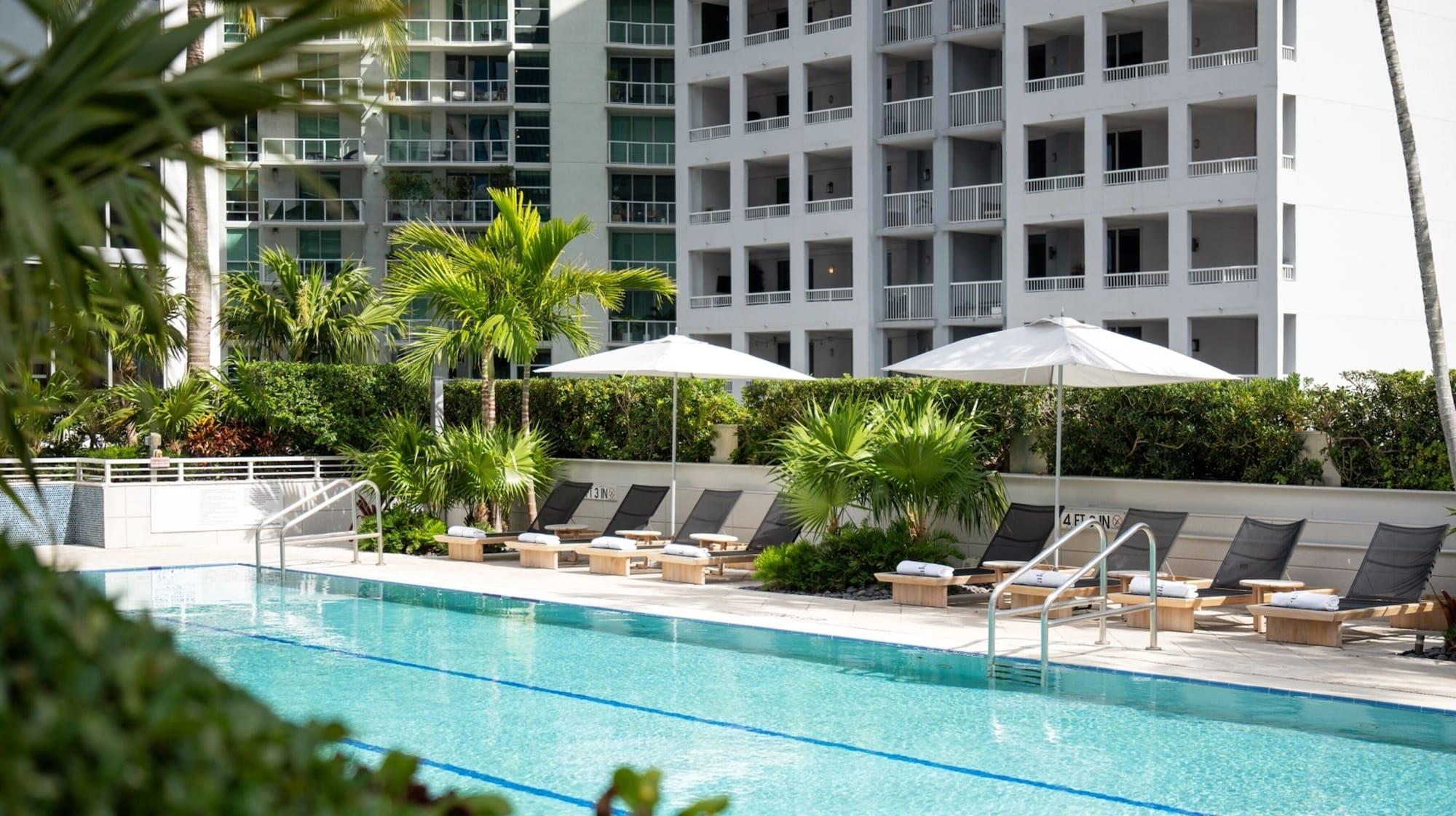 Vista Piscina Hotel AKA Brickell
