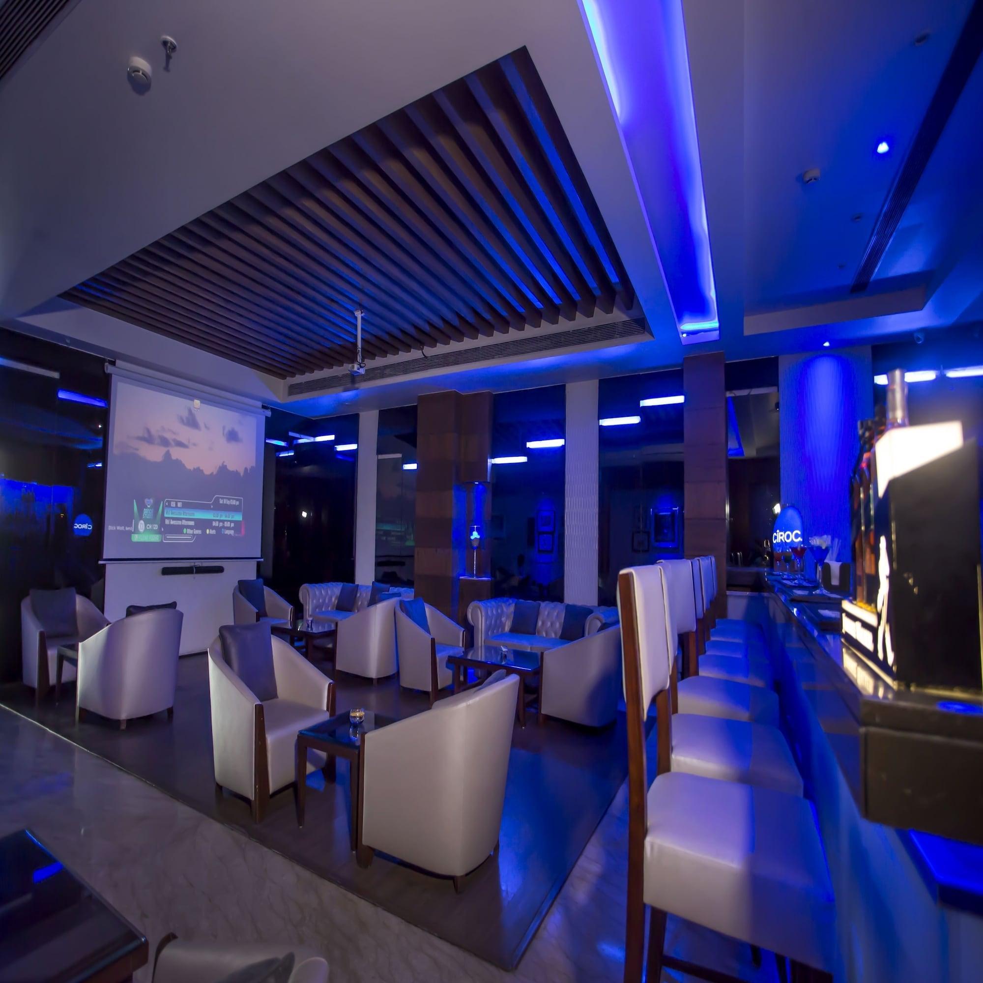 Bar/Salón Sarovar Portico