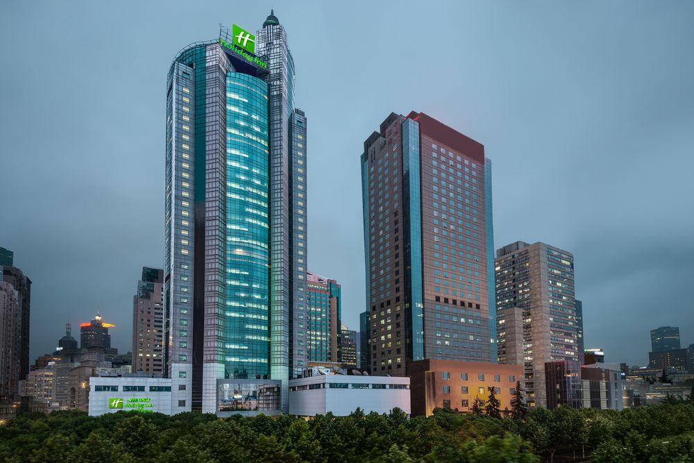 Vista da fachada Holiday Inn Shanghai Pudong