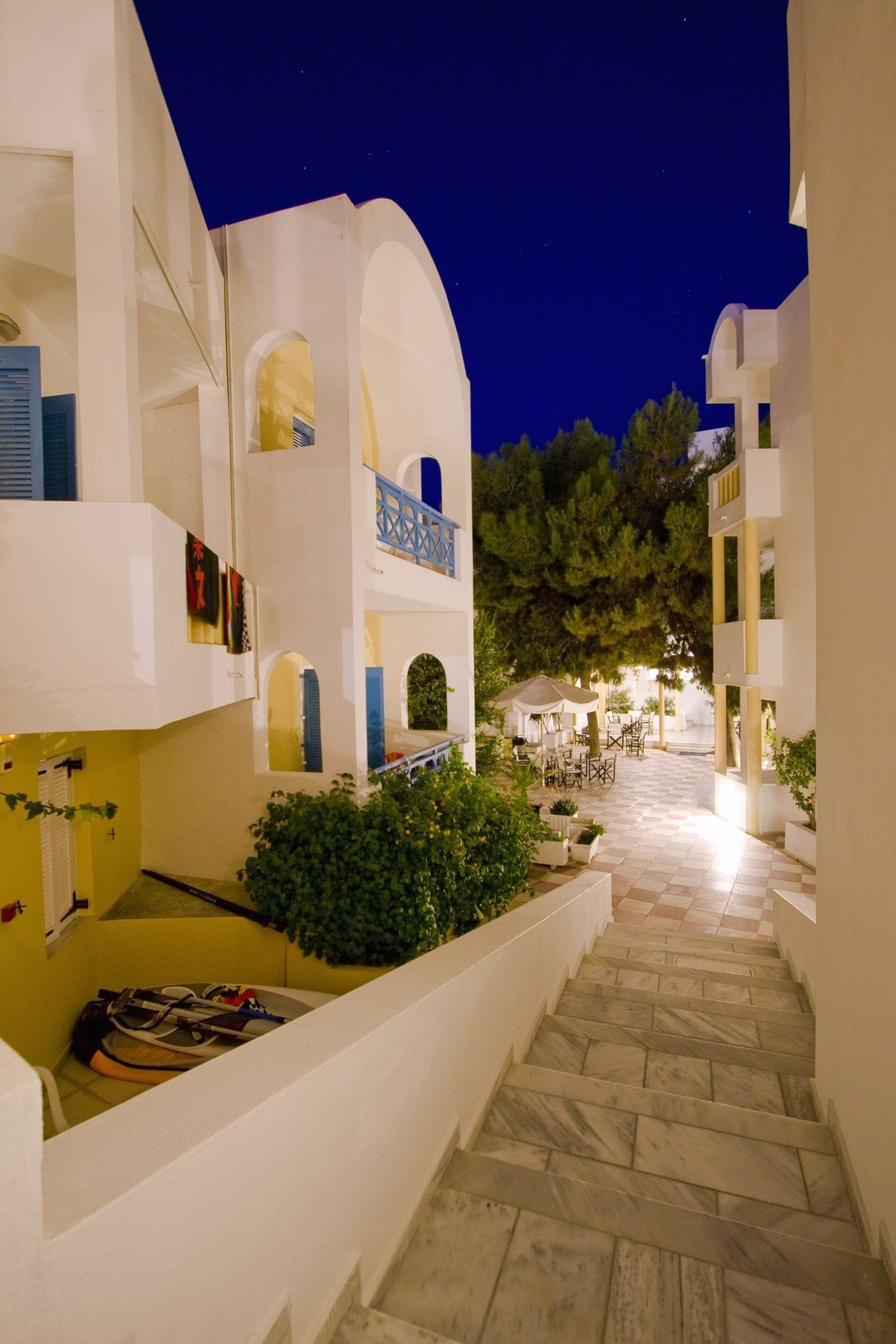 Vista Exterior Kamari Beach Hotel