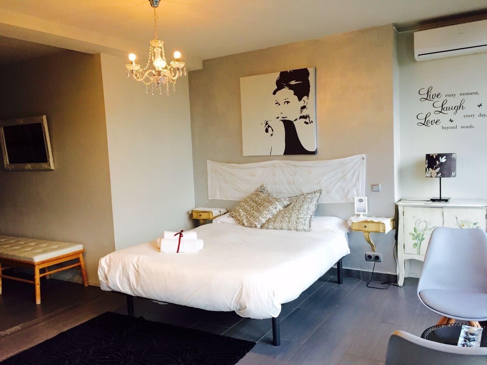 Varios Les Suites - Adults Only