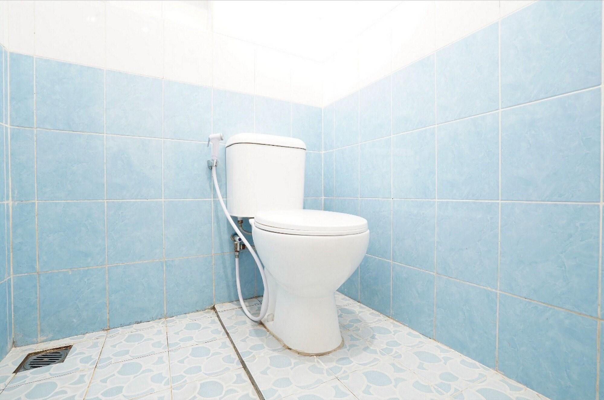 Equipamiento de Habitación OYO 93774 Khaira Kos Dan PenginapanNearYani Heahlerr