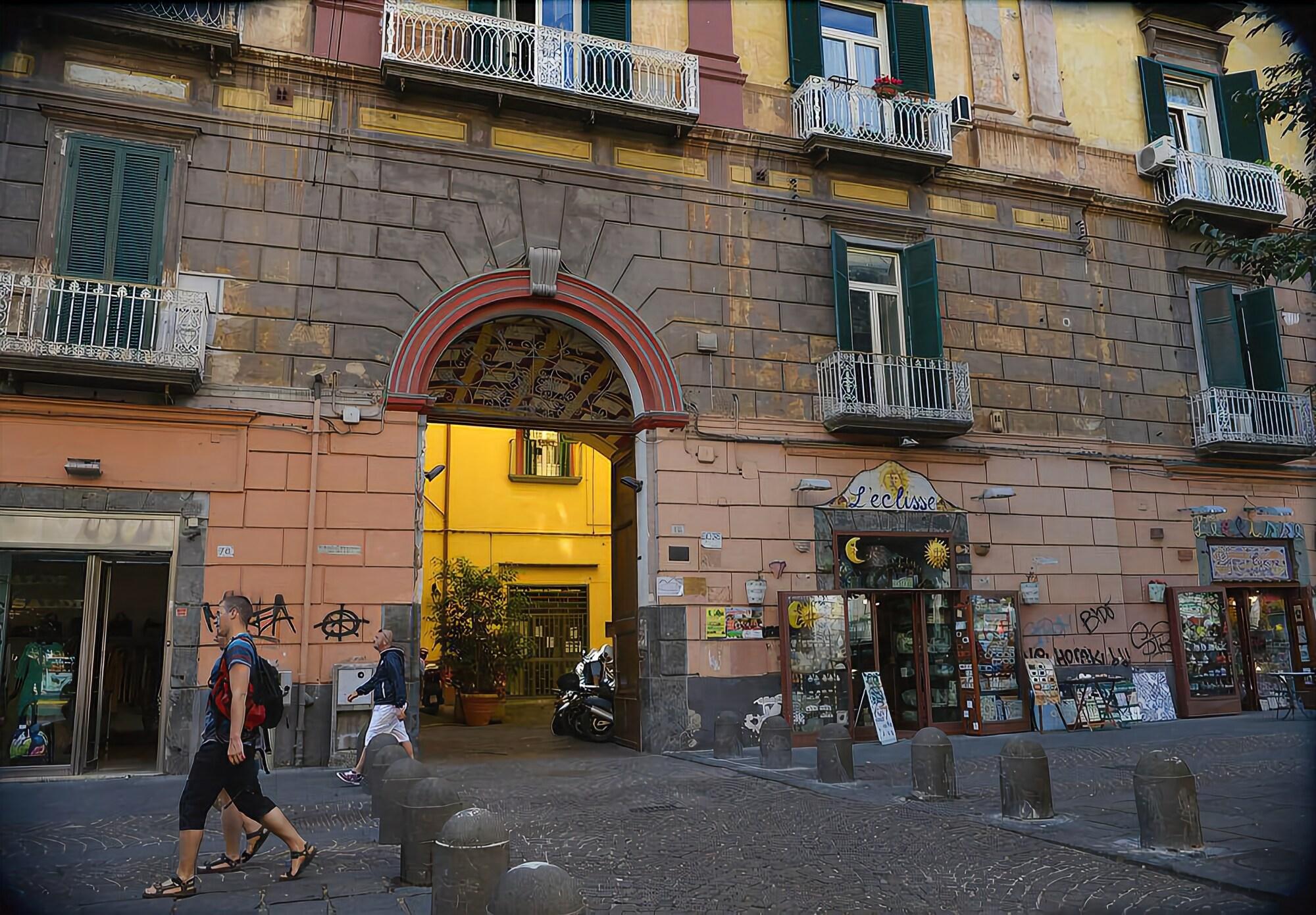Vista Exterior B&B Cuore di Napoli