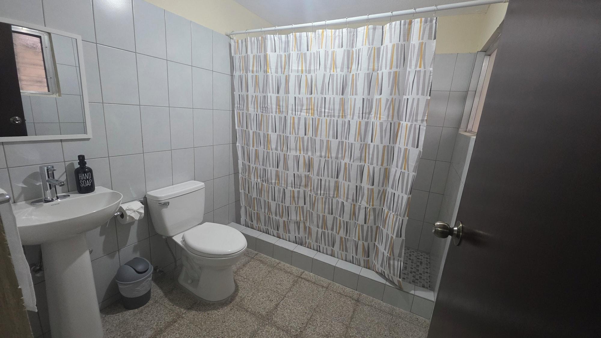 Equipamiento de Habitación Be happy hotel Gt