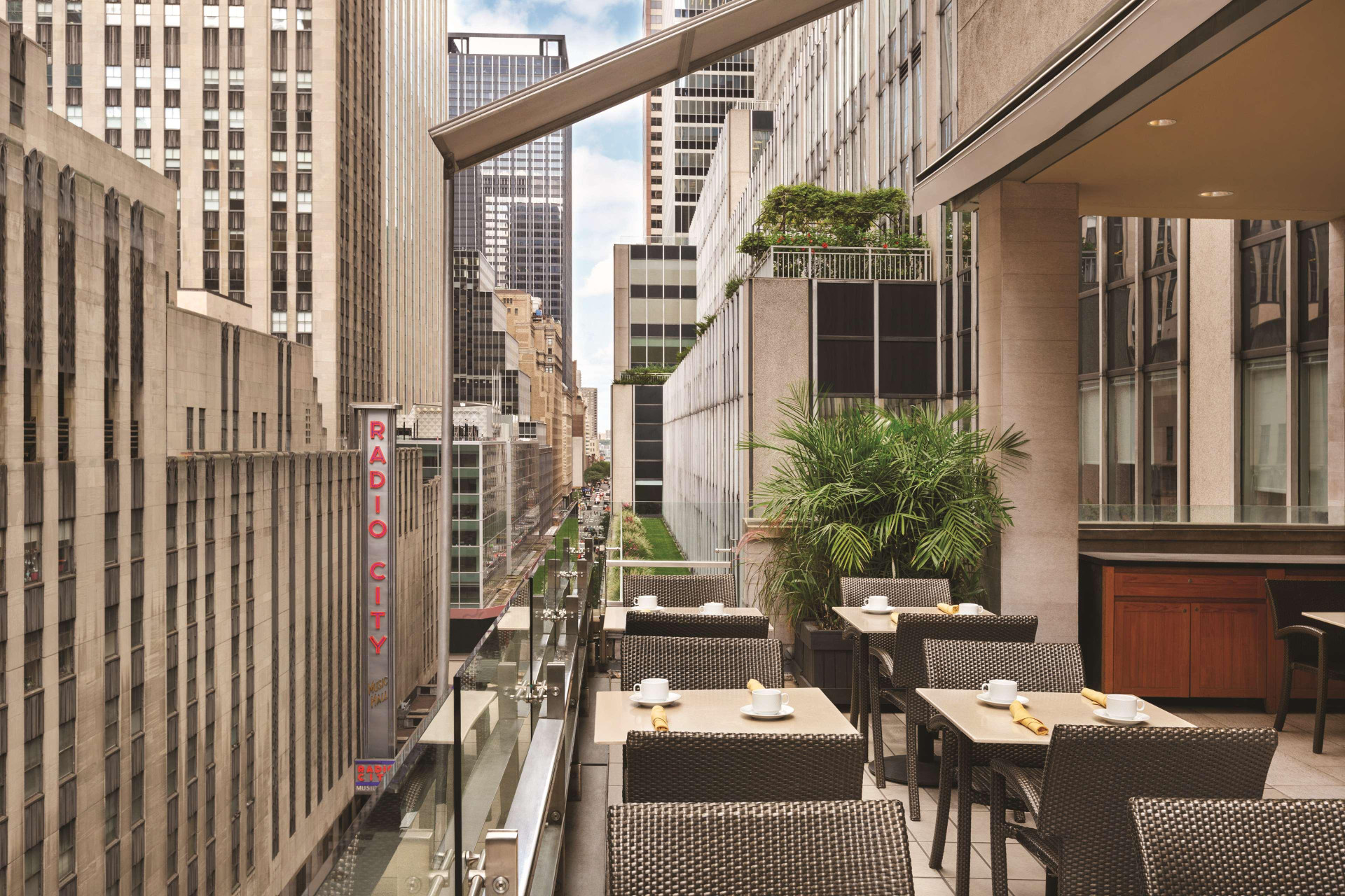 Restaurant DoubleTree by Hilton New York Midtown Fifth Ave