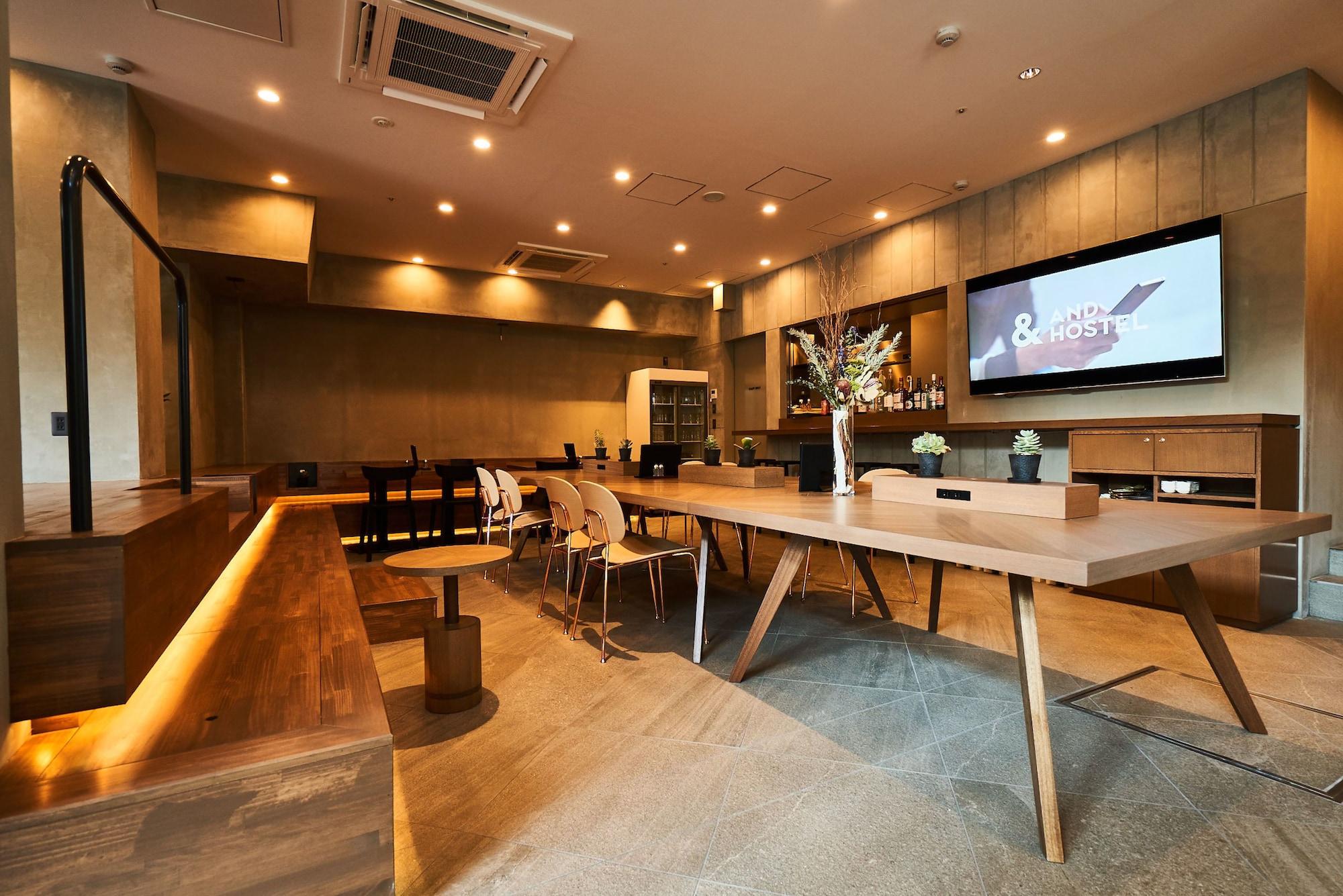 Restaurant &And Hostel Hommachi East