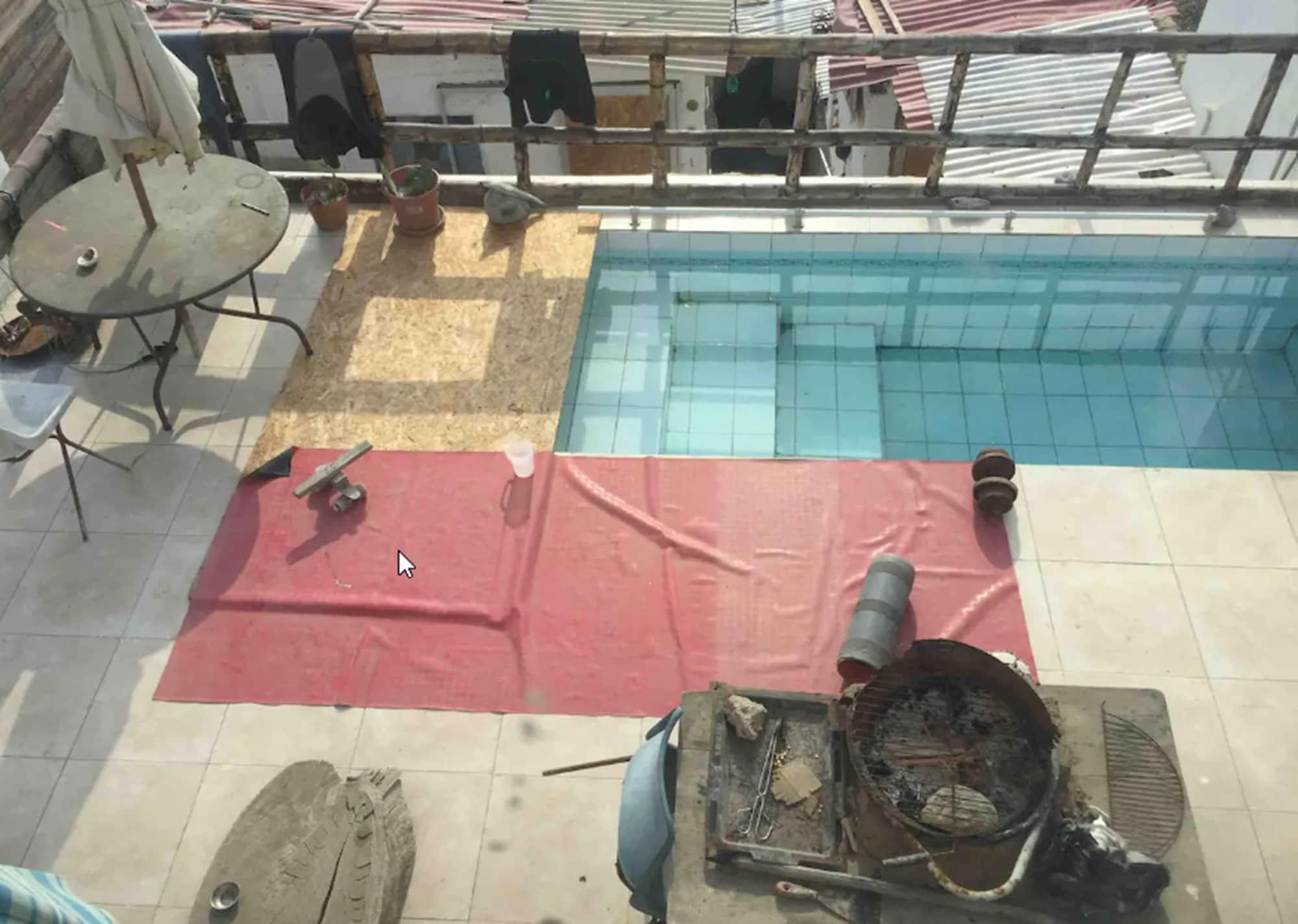 Vista Piscina Huanchaco Surf Camp