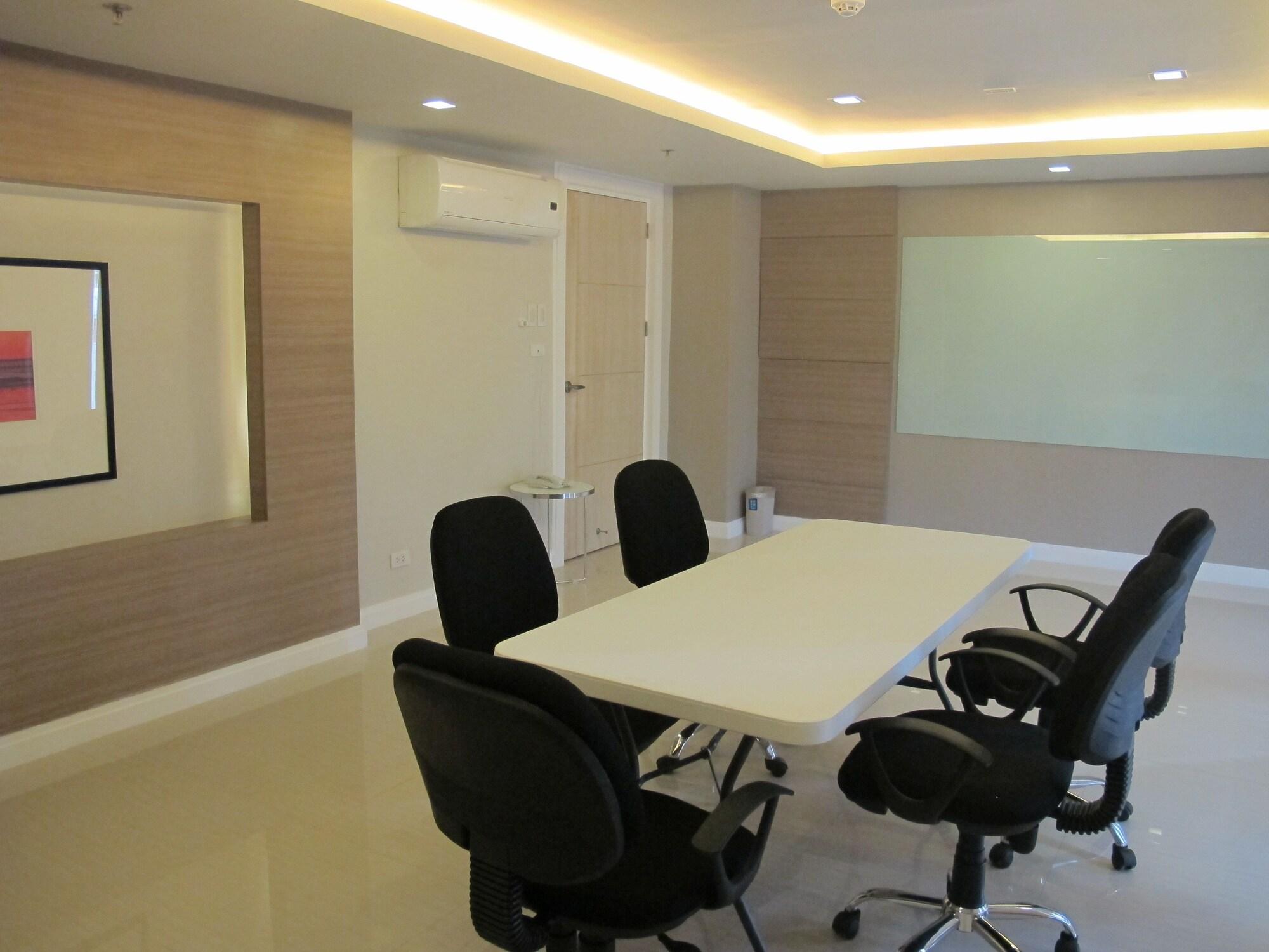 Sala de Reuniones Zerenity Hotel & Suites