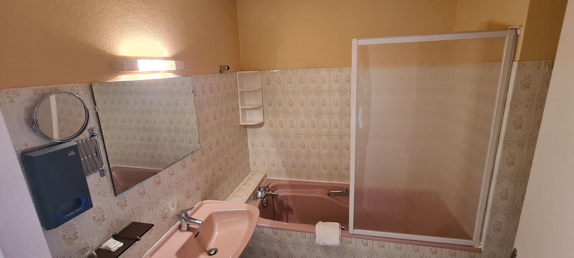 Equipamiento de Habitación Garabit Hôtel