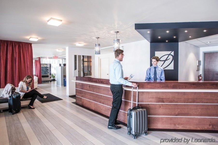 Vista Lobby Deville Centre Hotelier