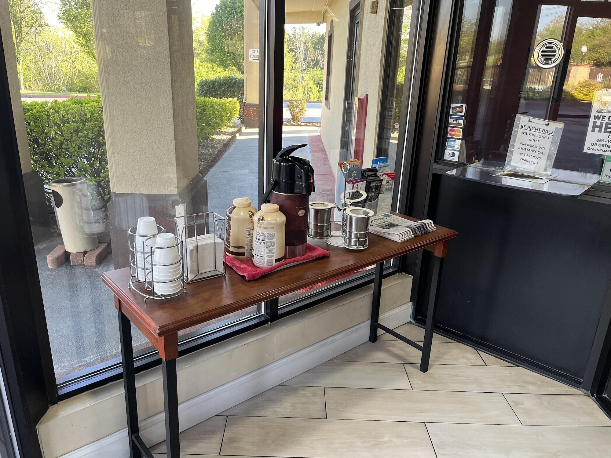 Bar/Salón Red Roof Inn & Suites Clinton, TN