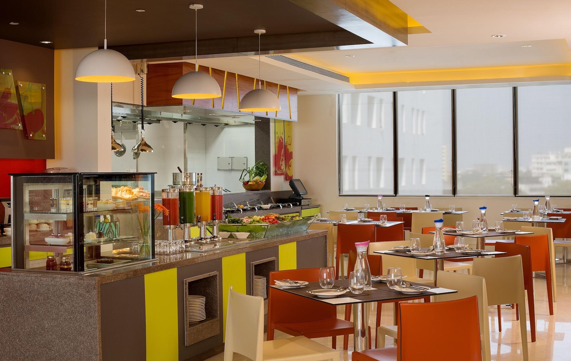 Restaurant ibis Chennai City Centre Hotel