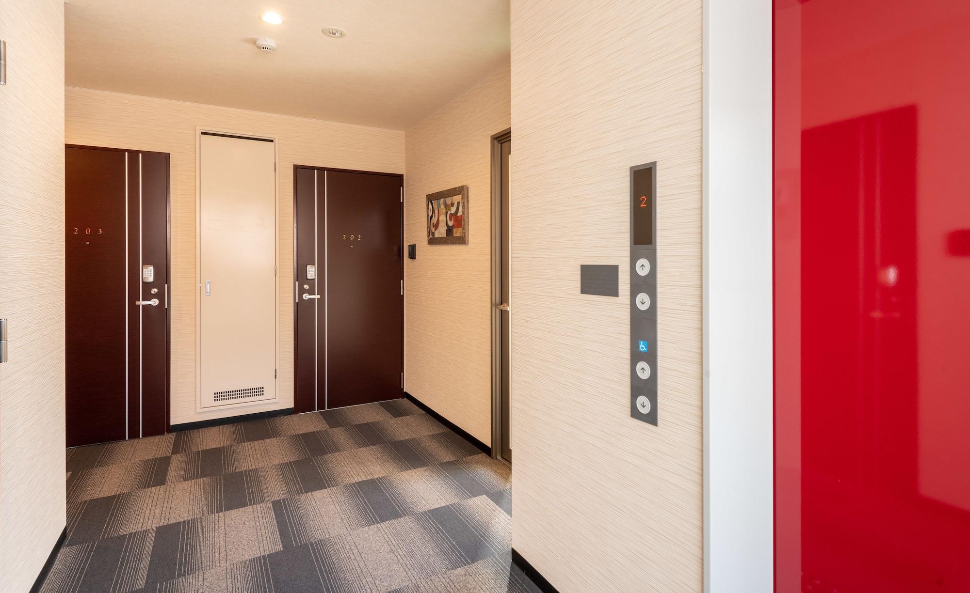 Varios Floral Green Maple House